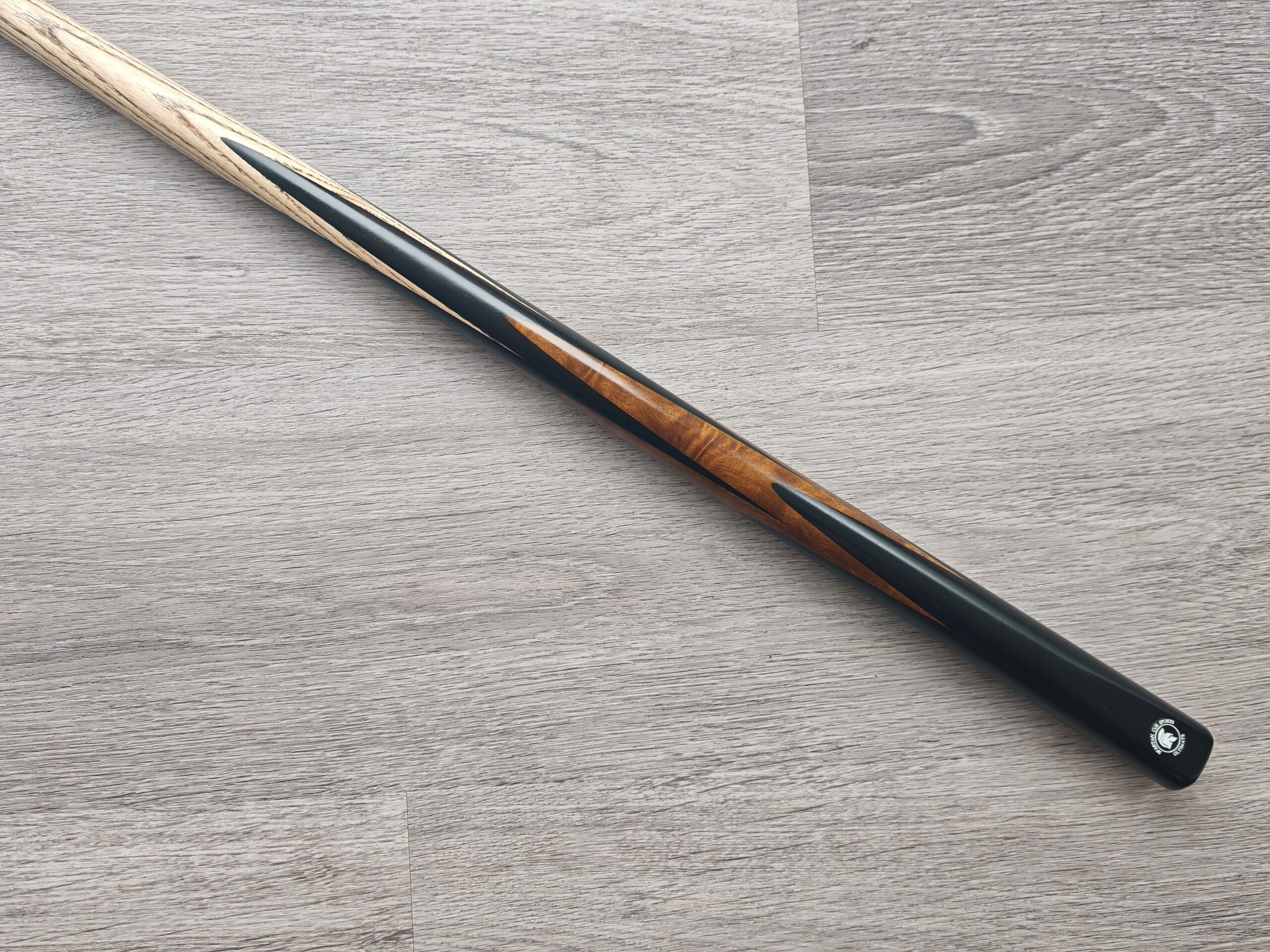 Spartan Cue Sports Ultimate - 8.5mm Tip , 17 3/4oz , 57" image 1