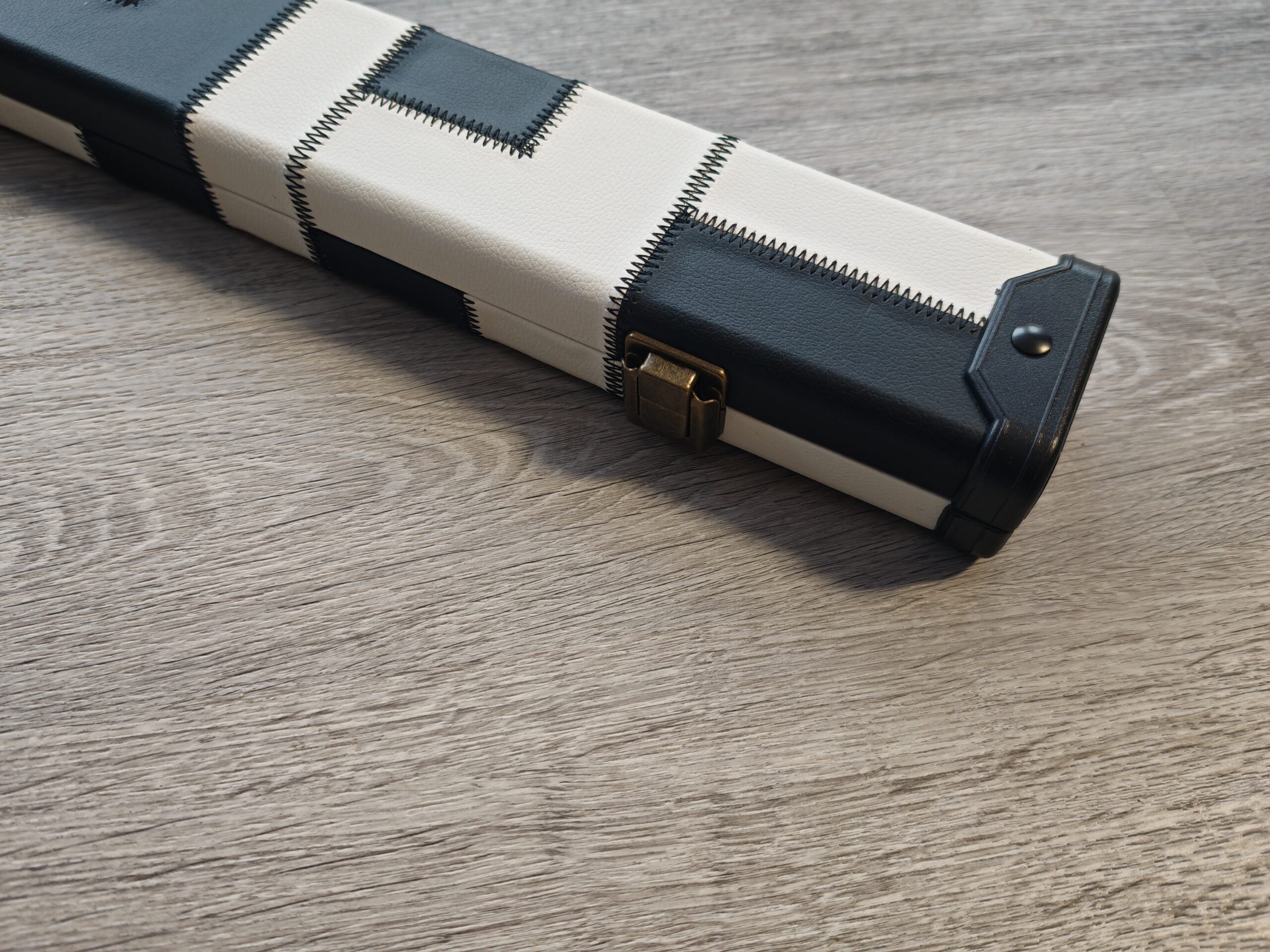 3/4 Case image 5