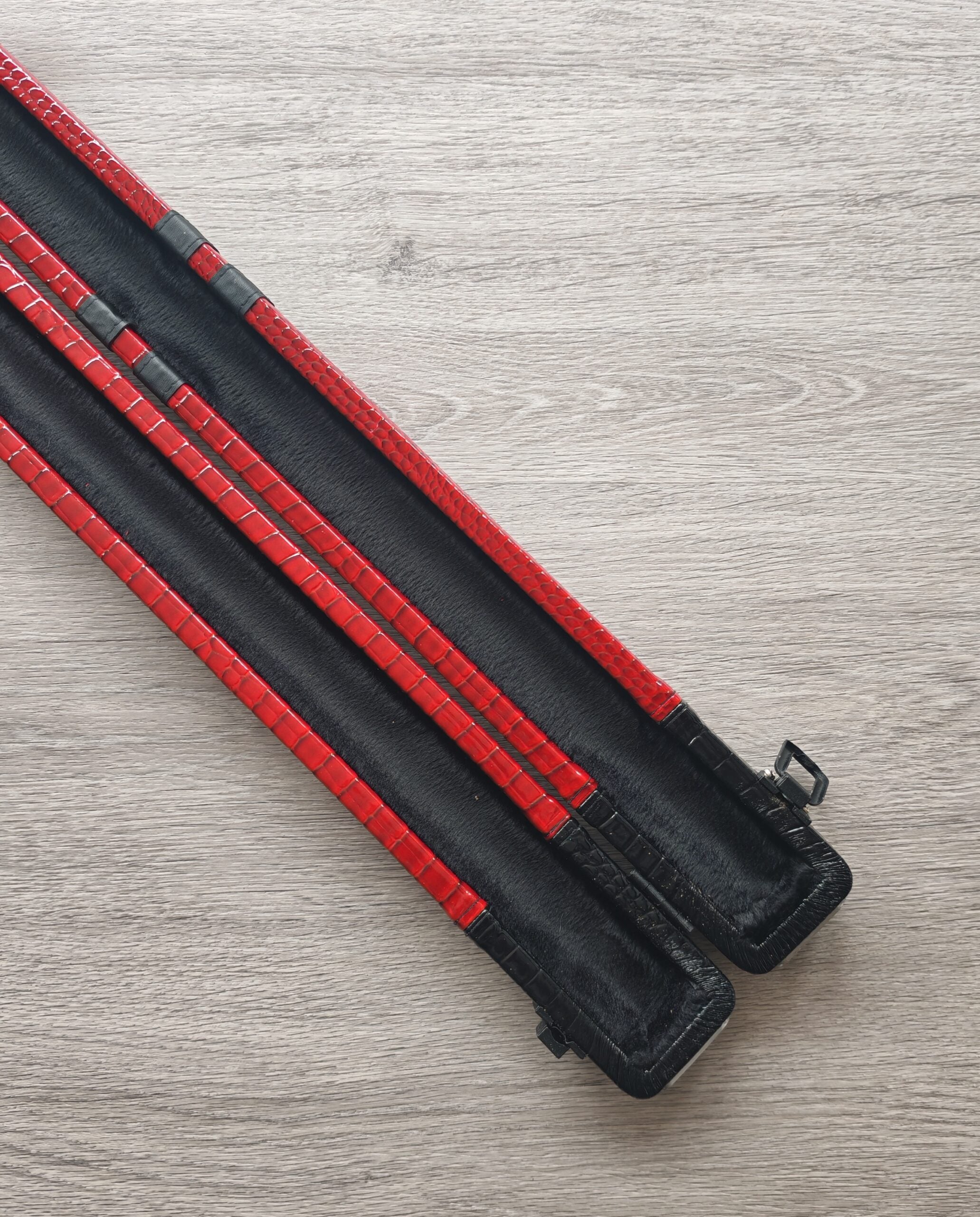 Spartan Case Red and Black Alligator image 7
