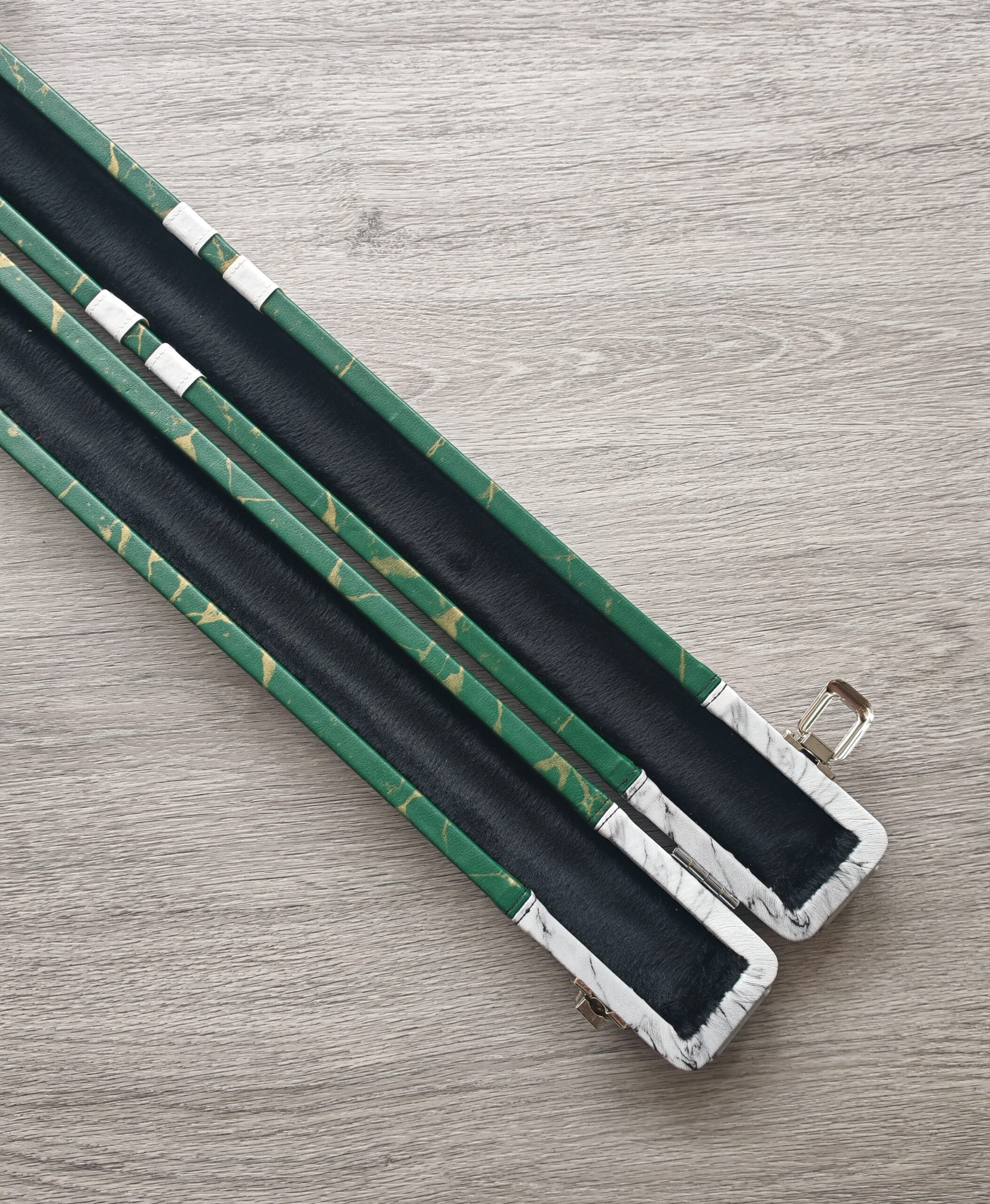 Spartan Case Green & White image 8
