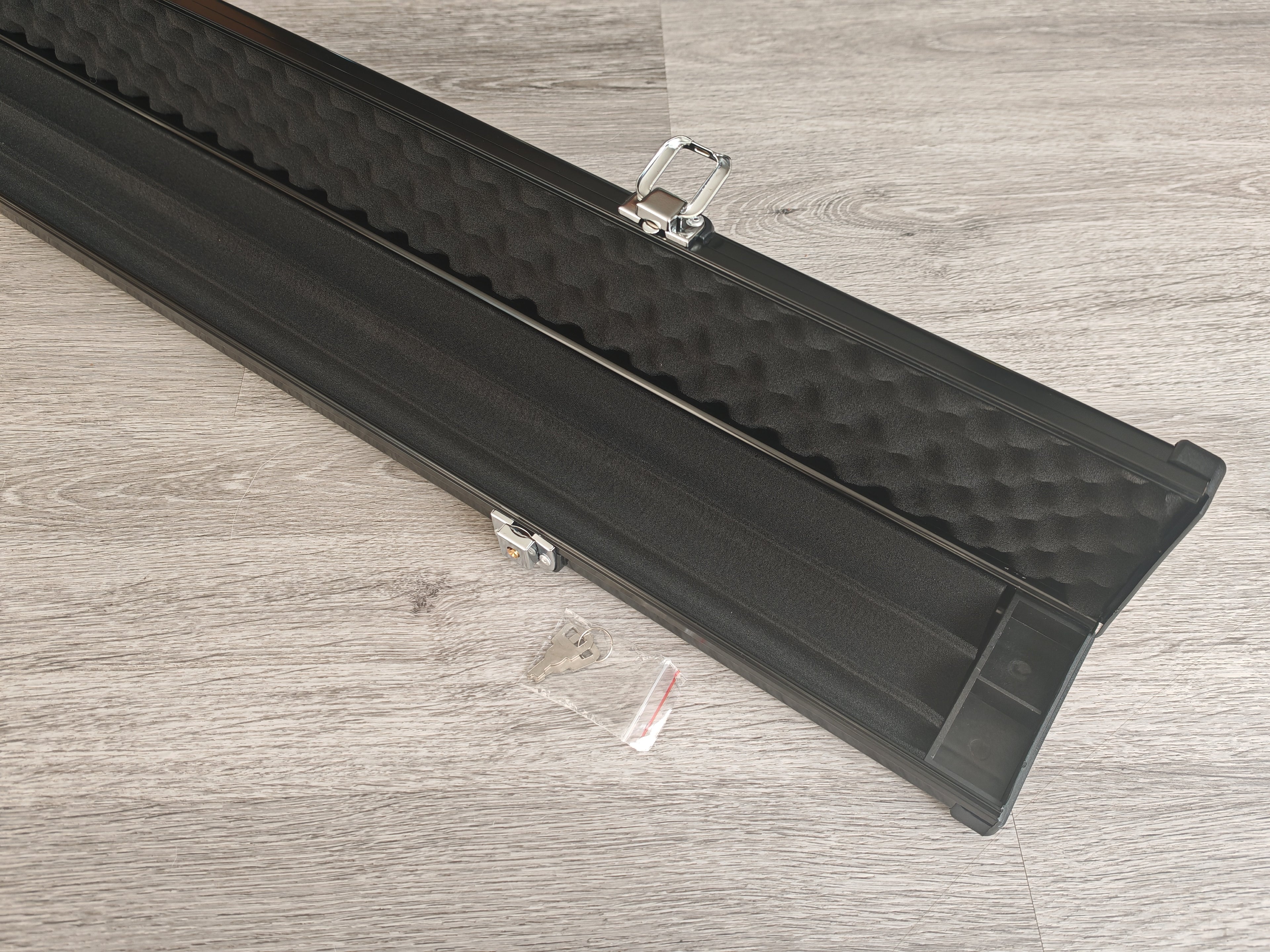 1 Piece  cue case holds 3 cues