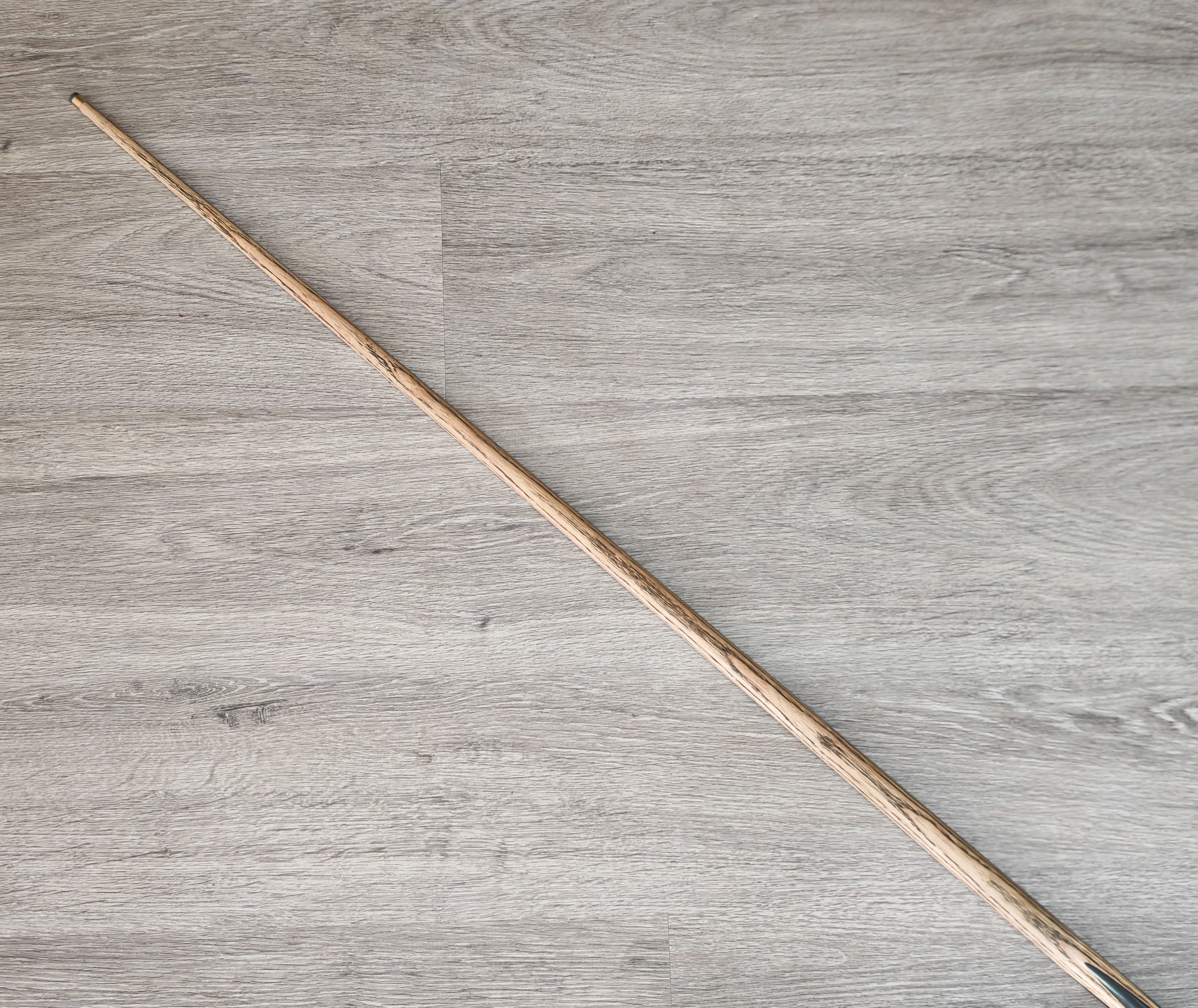 Somchai Classic 3/4 Cue #277 , 9.1mm tip ,18 1/4oz ,  58"