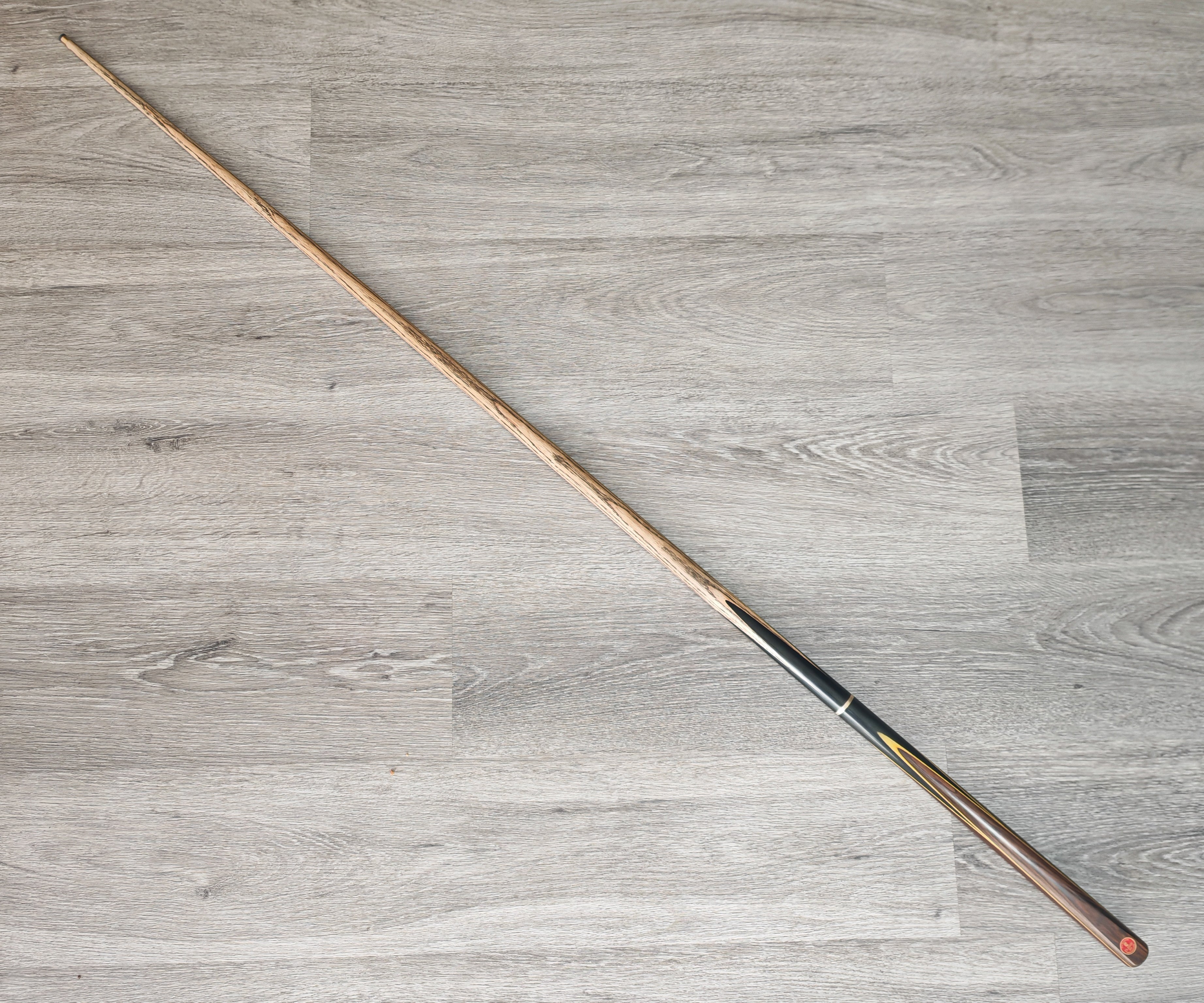 Somchai Classic 3/4 Cue #277 , 9.1mm tip ,18 1/4oz ,  58"