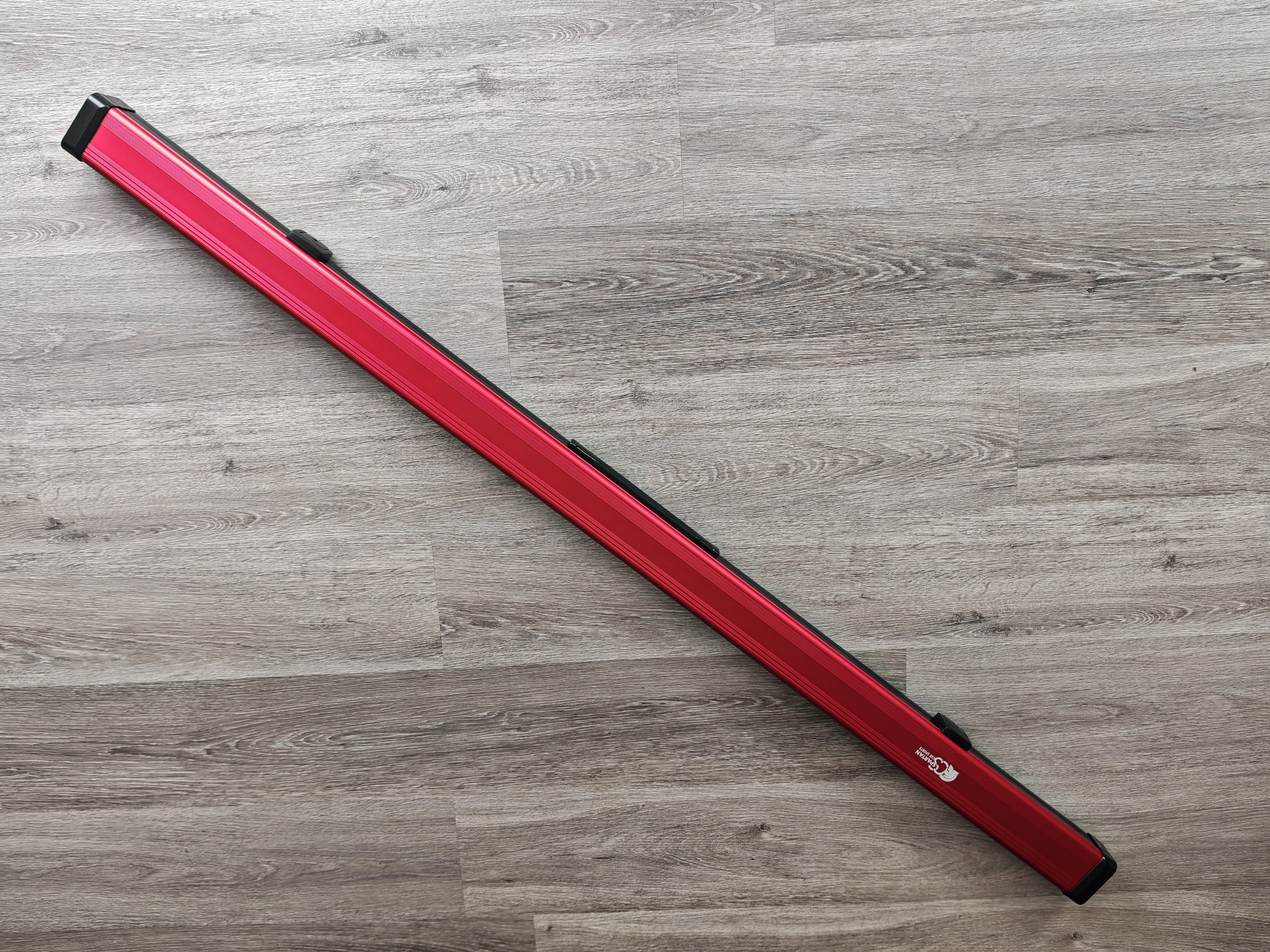 Spartan cue sports case Red/Black | 1 Piece Pool Cue Case | Aluminium |  Chalk Holders