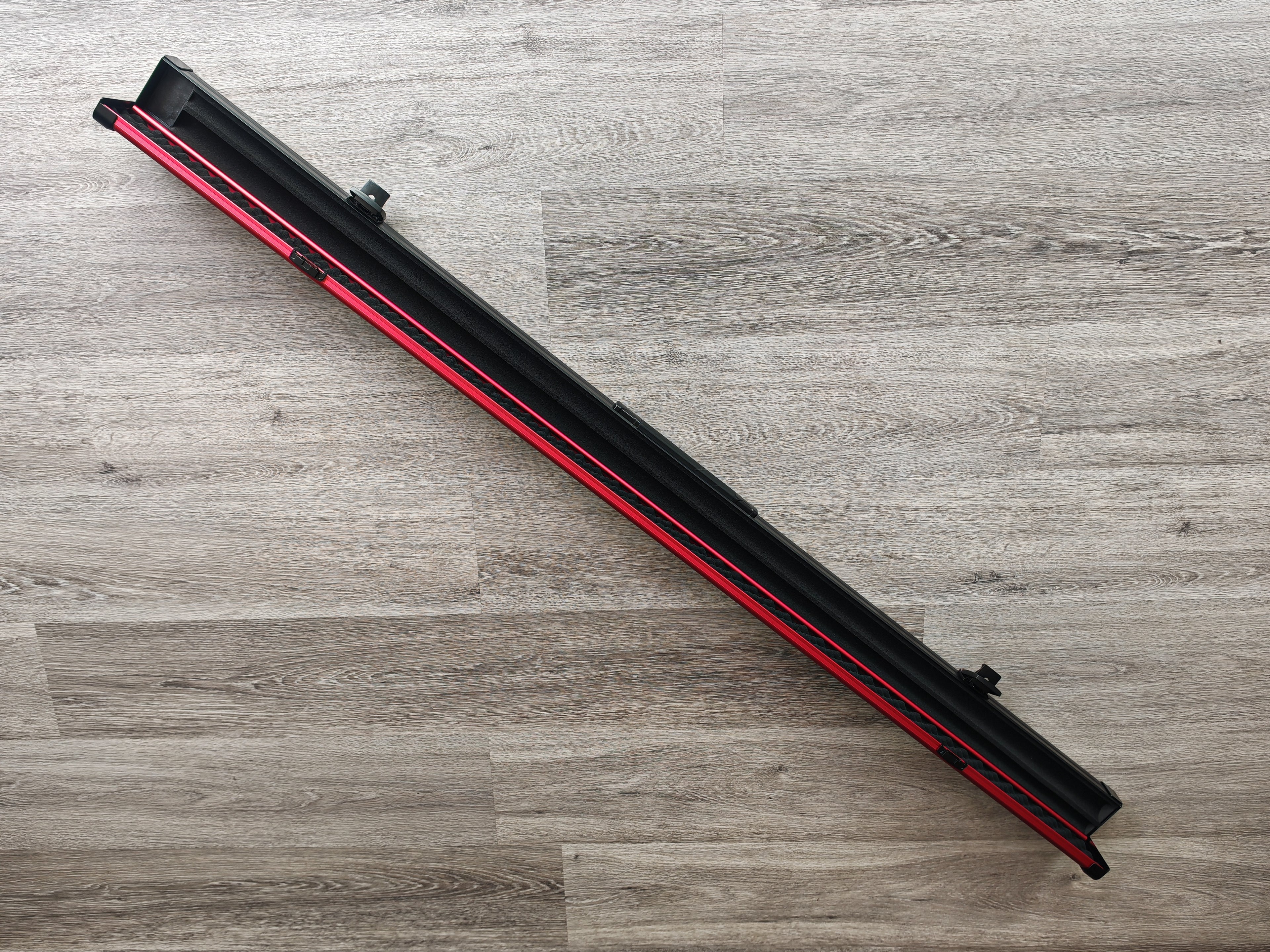Spartan cue sports case Red/Black | 1 Piece Pool Cue Case | Aluminium |  Chalk Holders