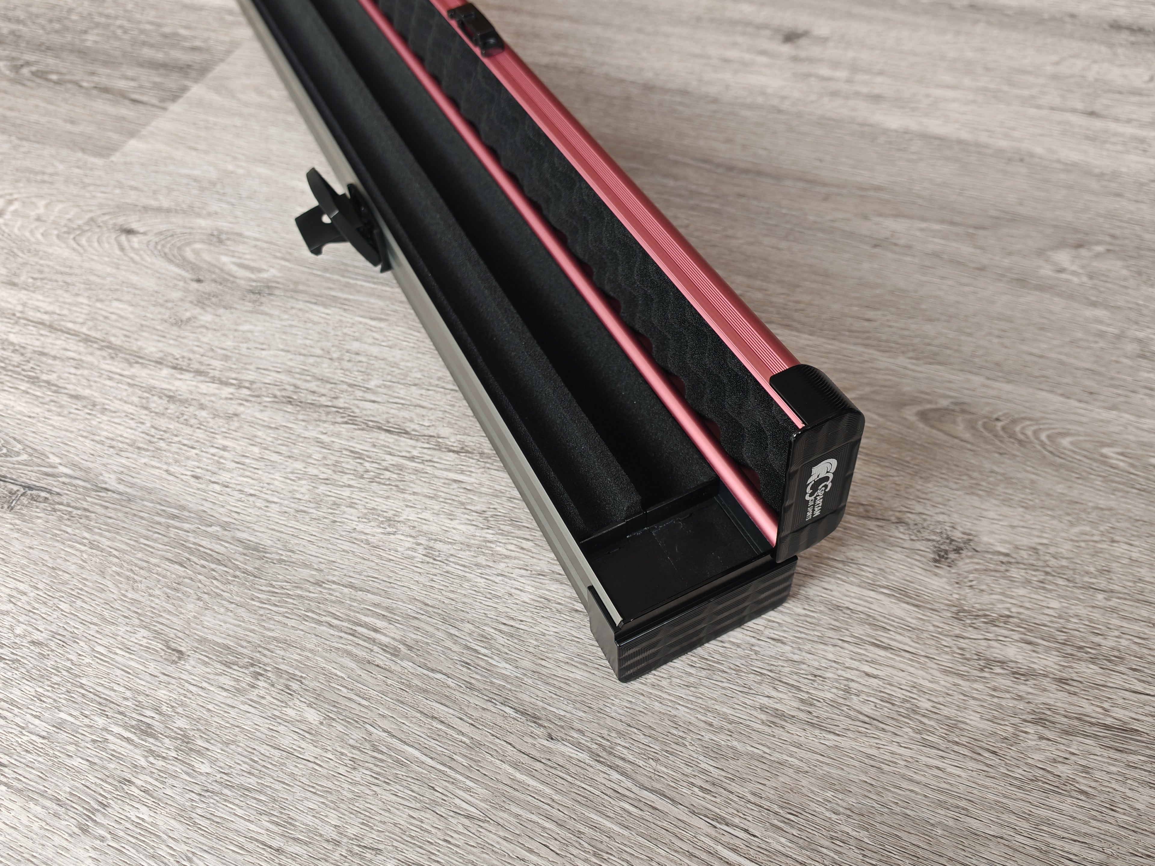Spartan cue sports case Pink/Grey | 1 Piece Pool Cue Case | Aluminium |  Chalk Holders