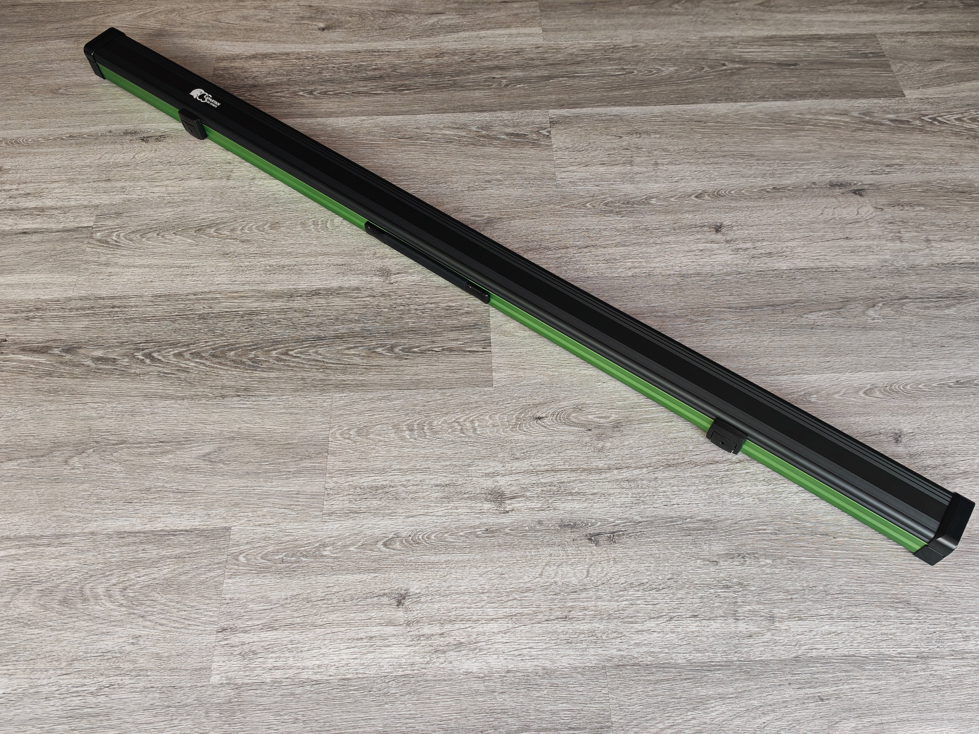 Spartan cue sports case Black/Green | 1 Piece Pool Cue Case | Aluminium |  Chalk Holders
