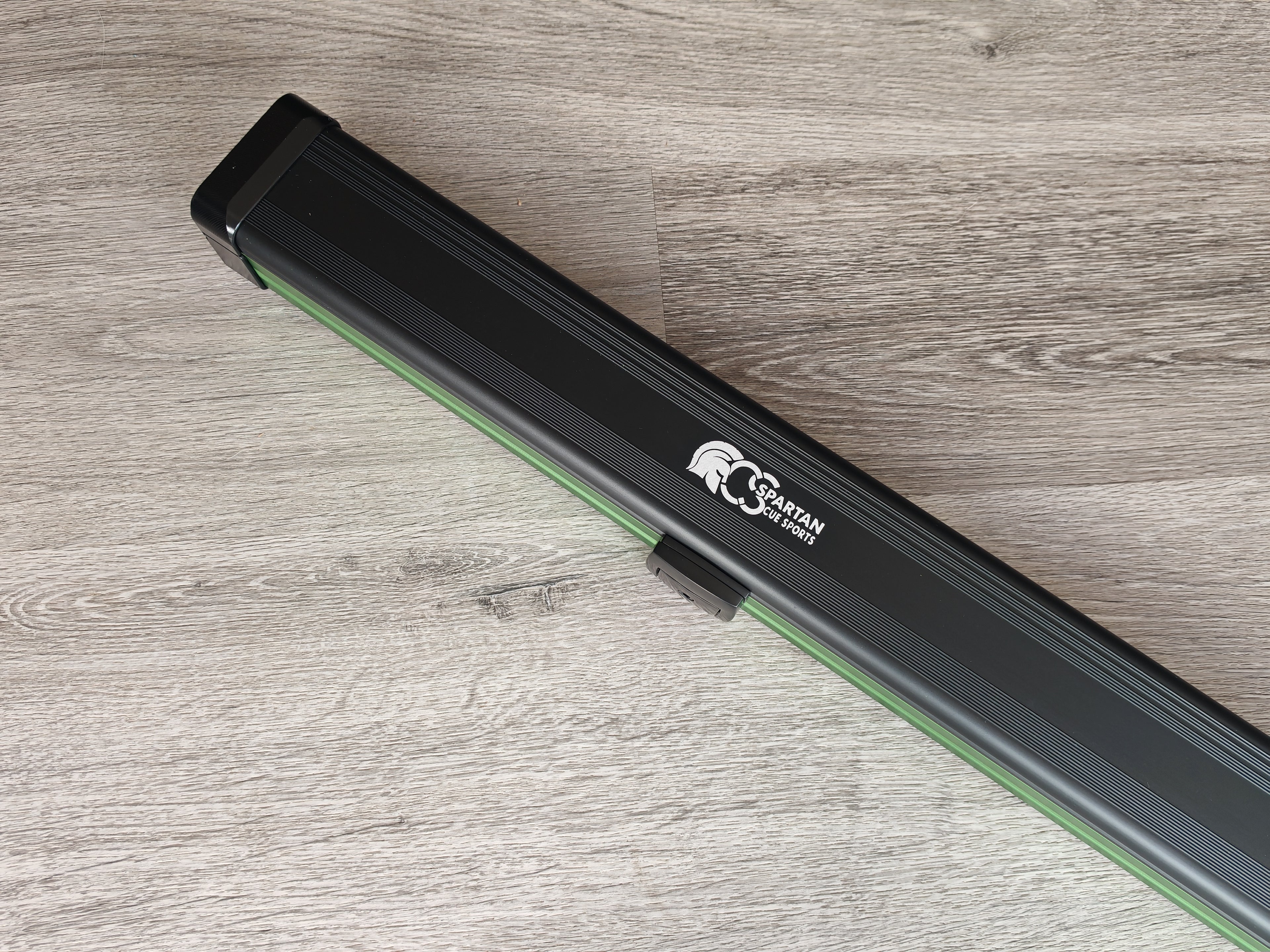 Spartan cue sports case Black/Green | 1 Piece Pool Cue Case | Aluminium |  Chalk Holders