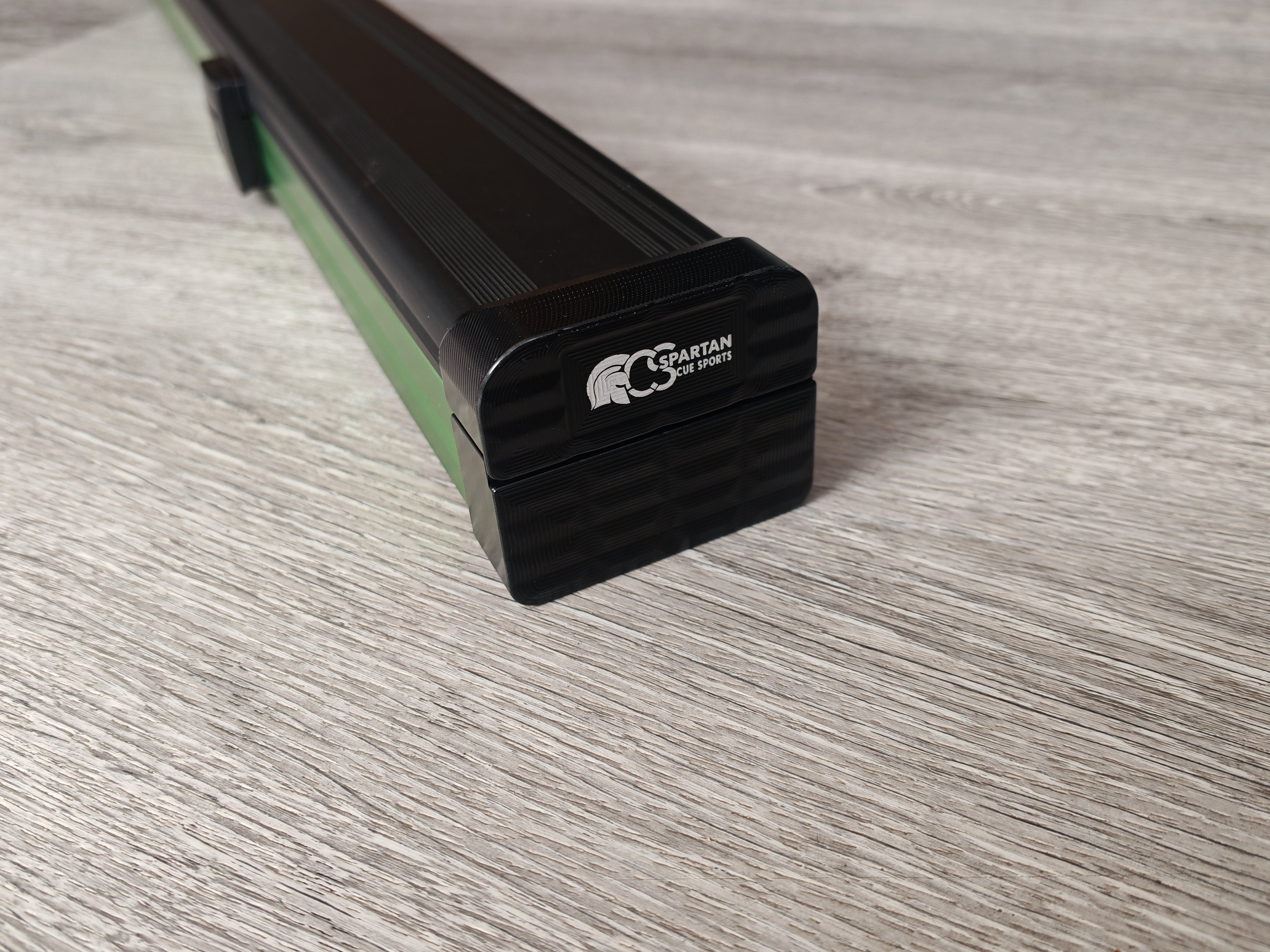 Spartan cue sports case Black/Green | 1 Piece Pool Cue Case | Aluminium |  Chalk Holders