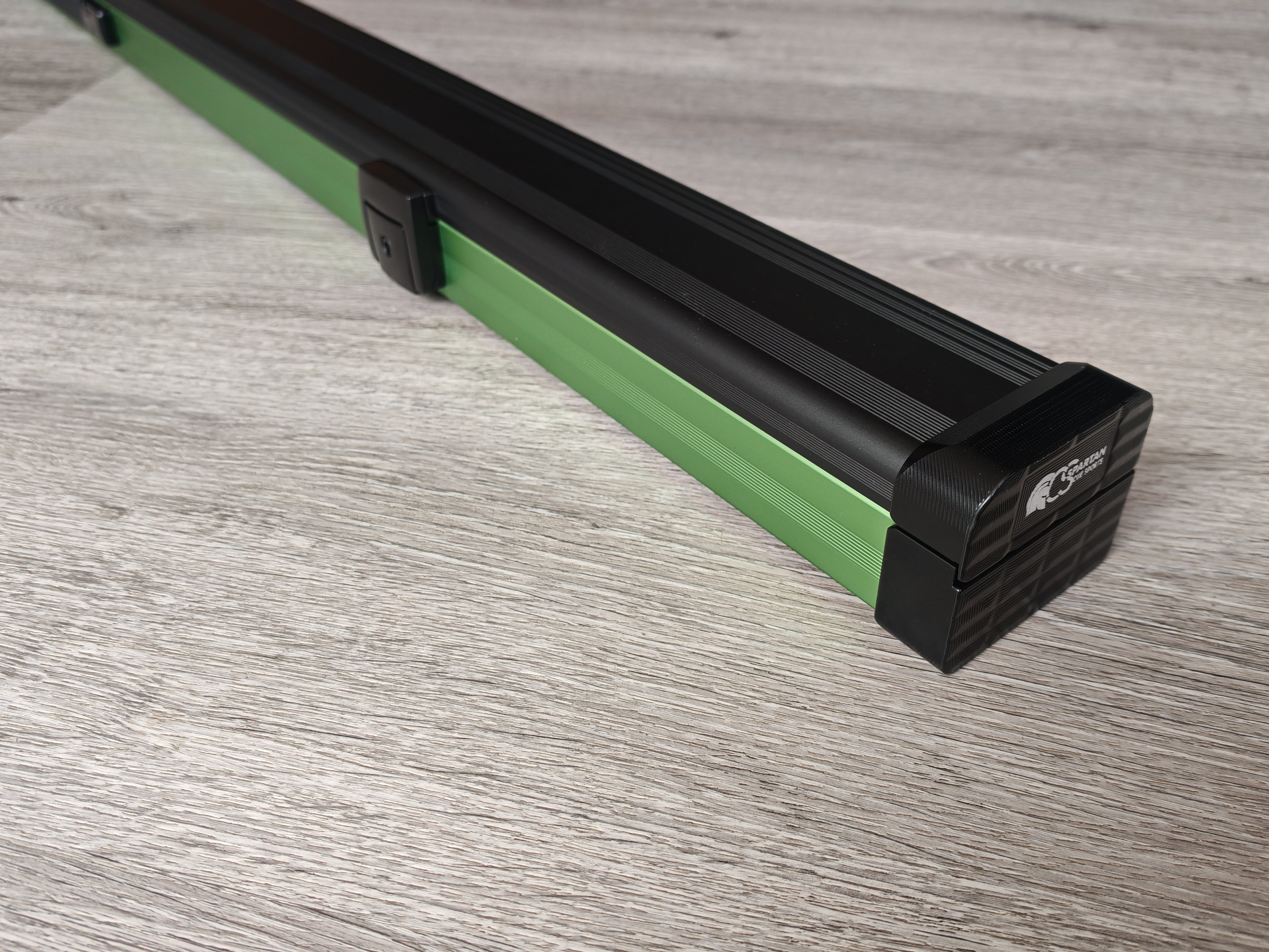 Spartan cue sports case Black/Green | 1 Piece Pool Cue Case | Aluminium |  Chalk Holders