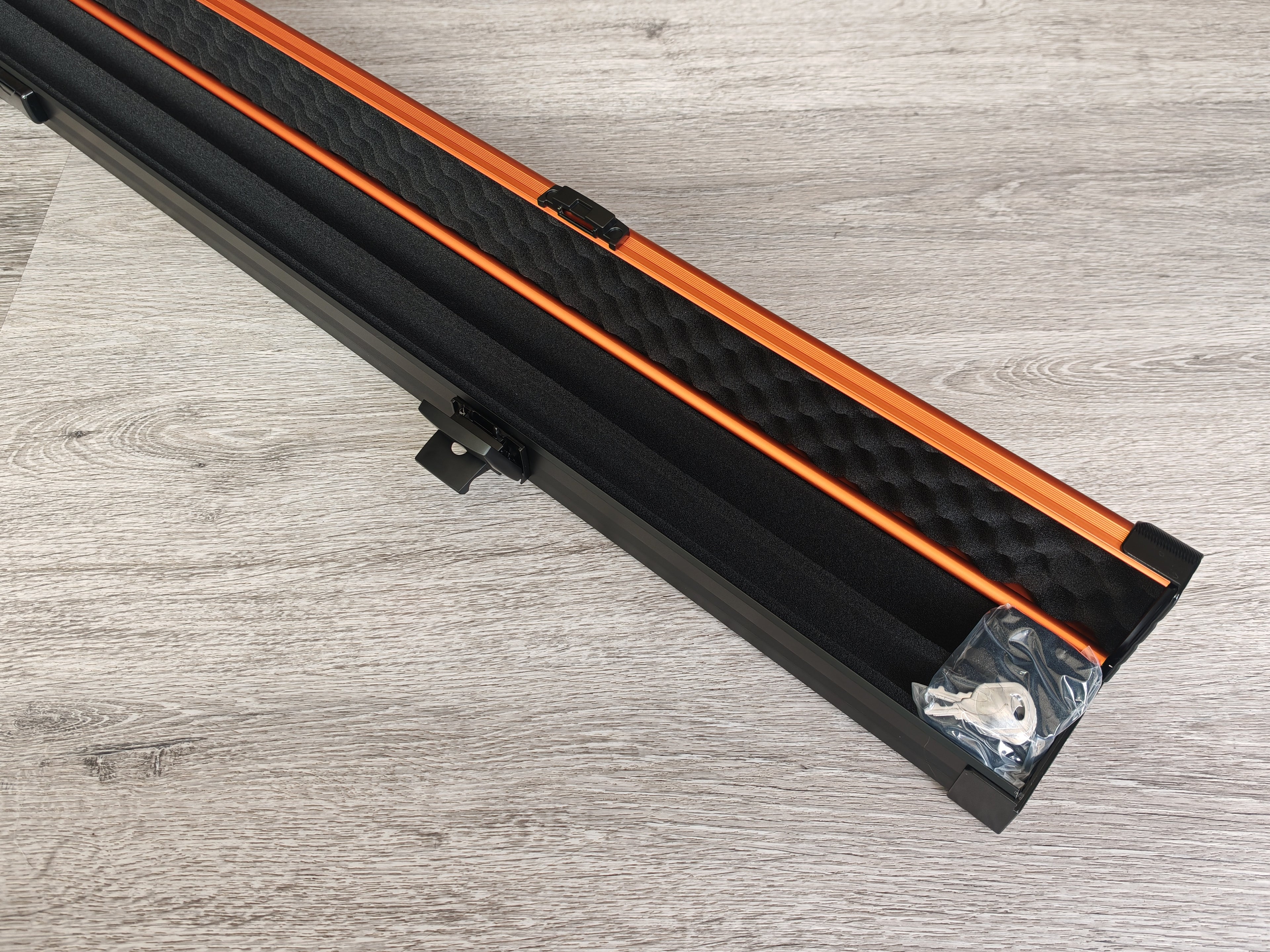 Spartan cue sports case Orange/Black | 1 Piece Pool Cue Case | Aluminium |  Chalk Holders