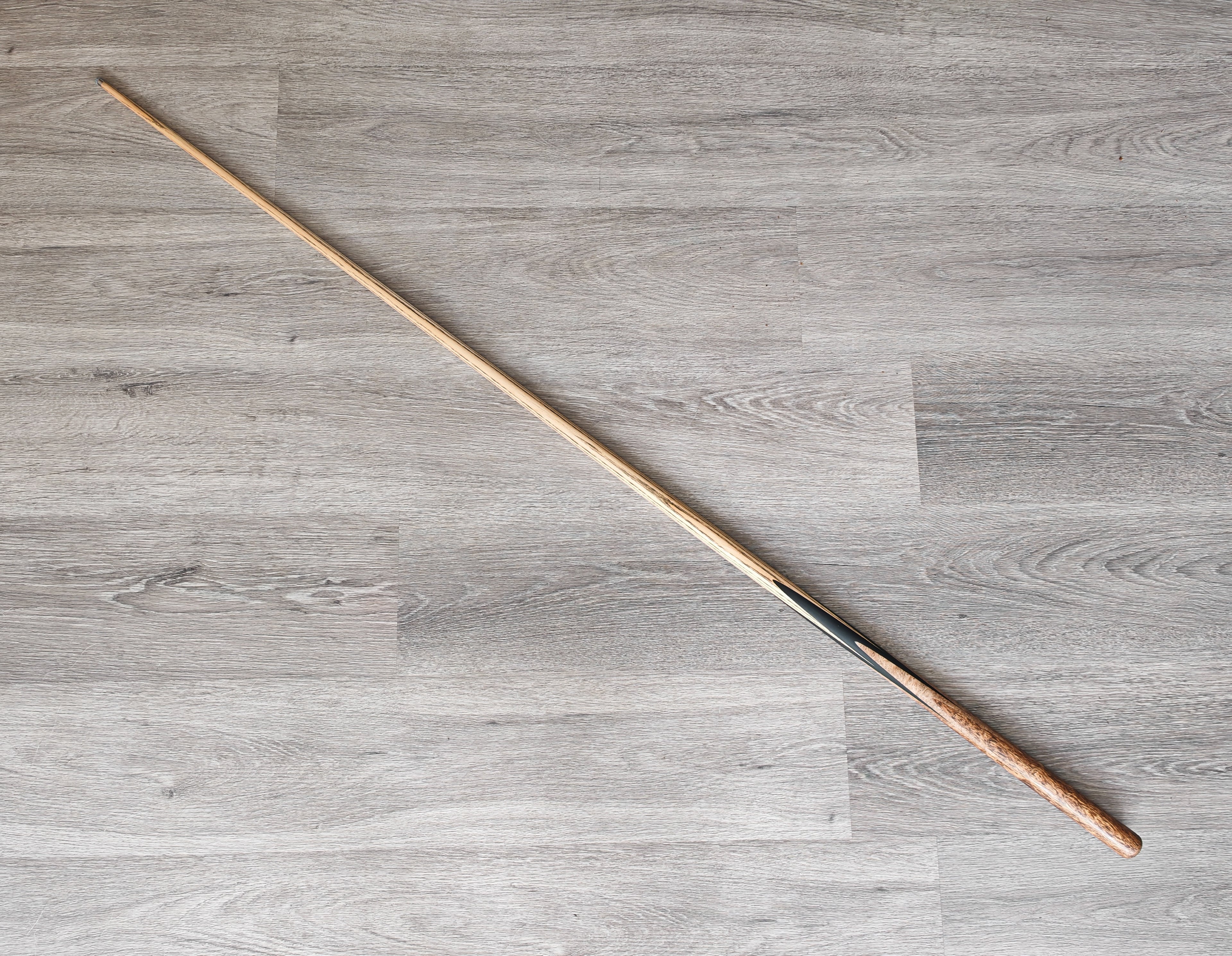 SP Cues Limited #22, 18.25oz, 8.5mm Tip,