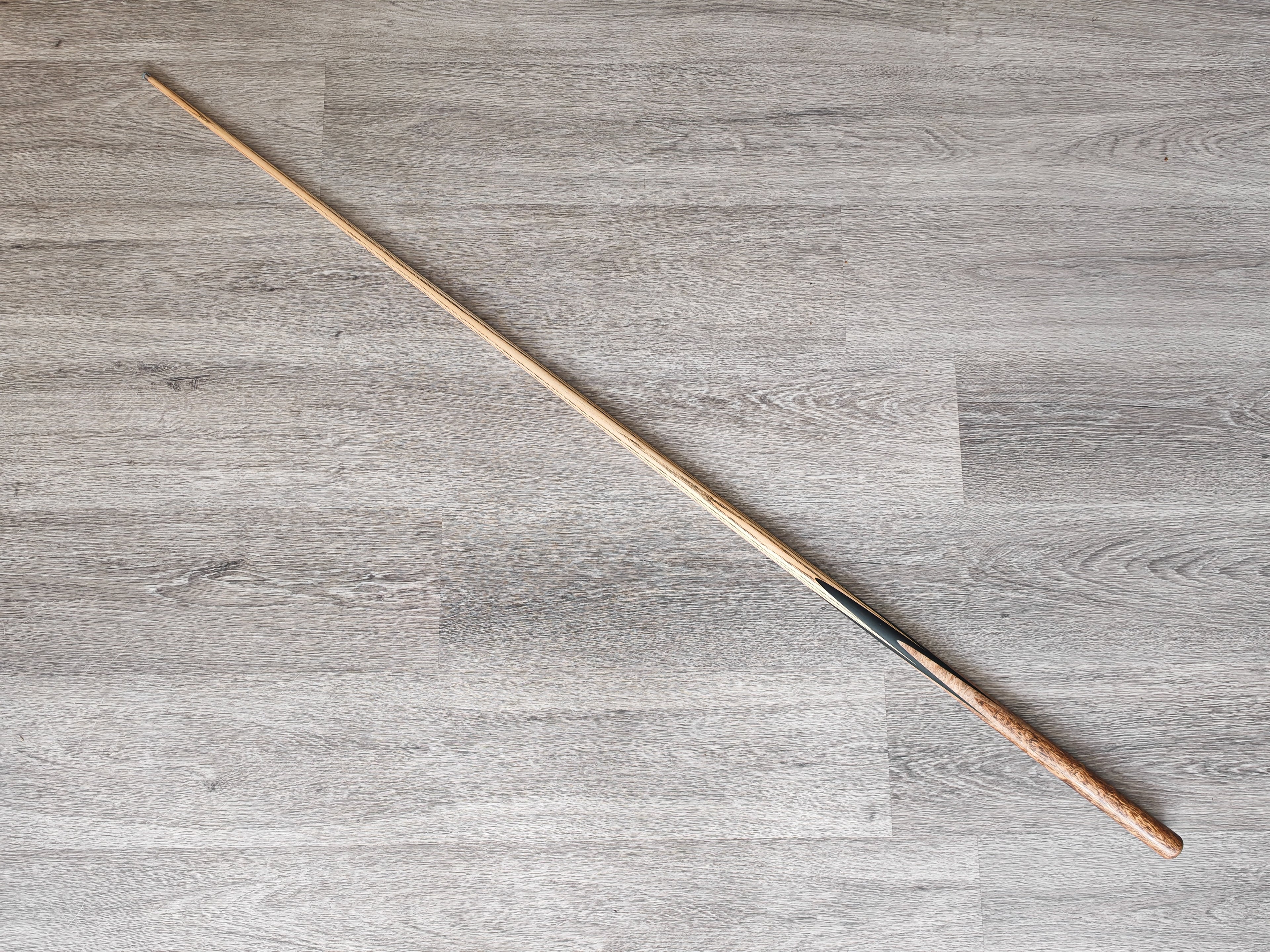 SP Cues Limited #22, 18.25oz, 8.5mm Tip,