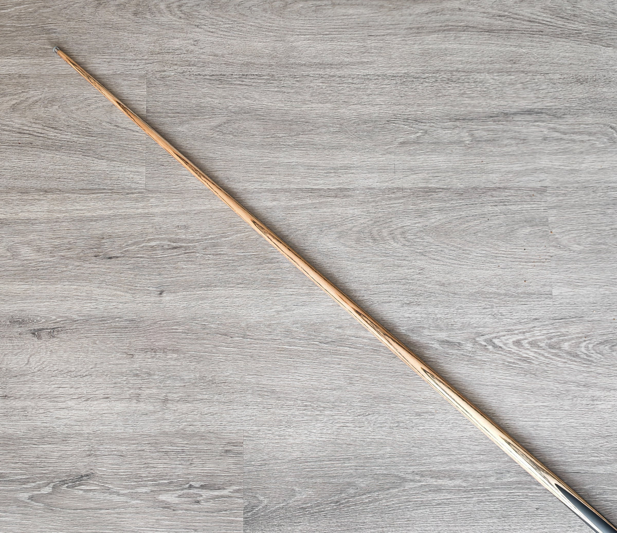 SP Cues Ultimate 12 splice, 18oz, 8.8mm (Badge number 56)