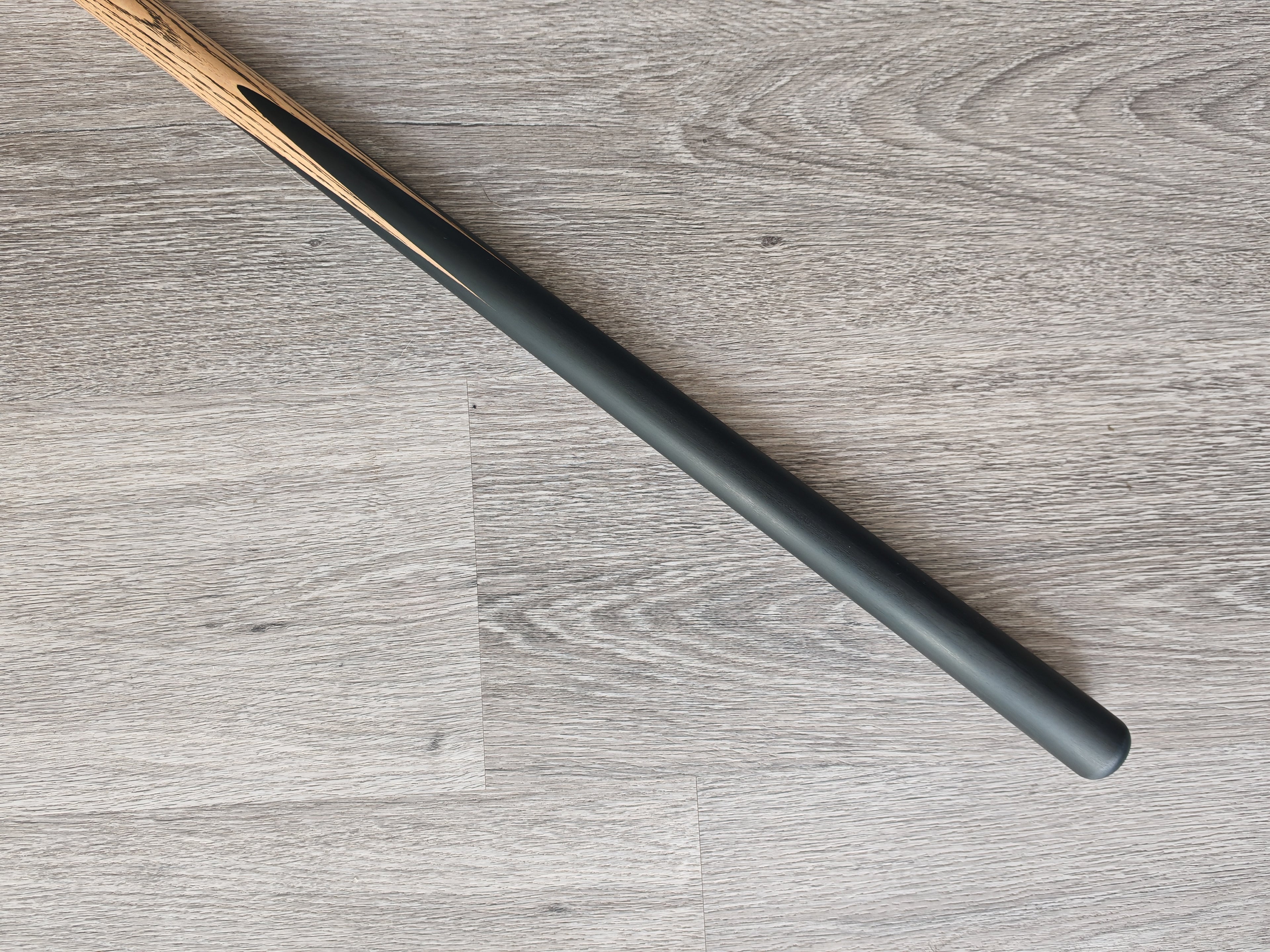 SP Cues Ultimate #70 Ebony 18oz, 8mm Tip,