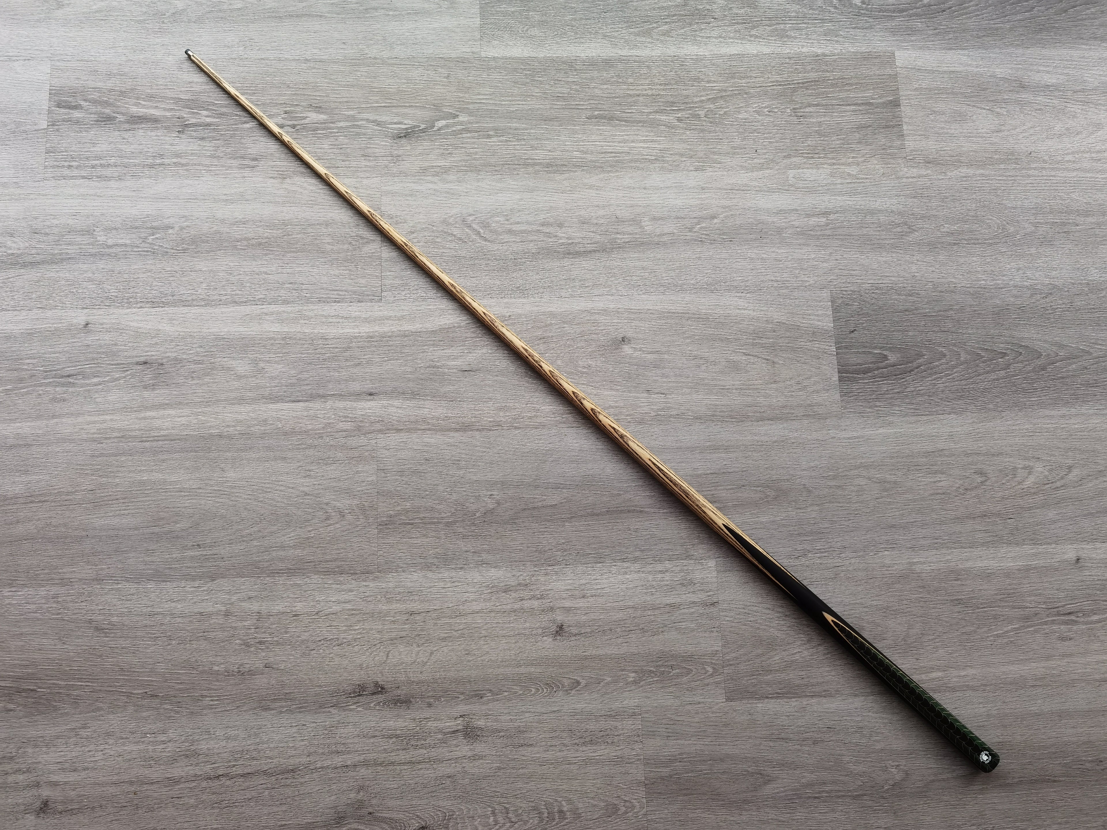 Spartan Cue Sports 8.85mm , 18oz , 57"   SCS#16