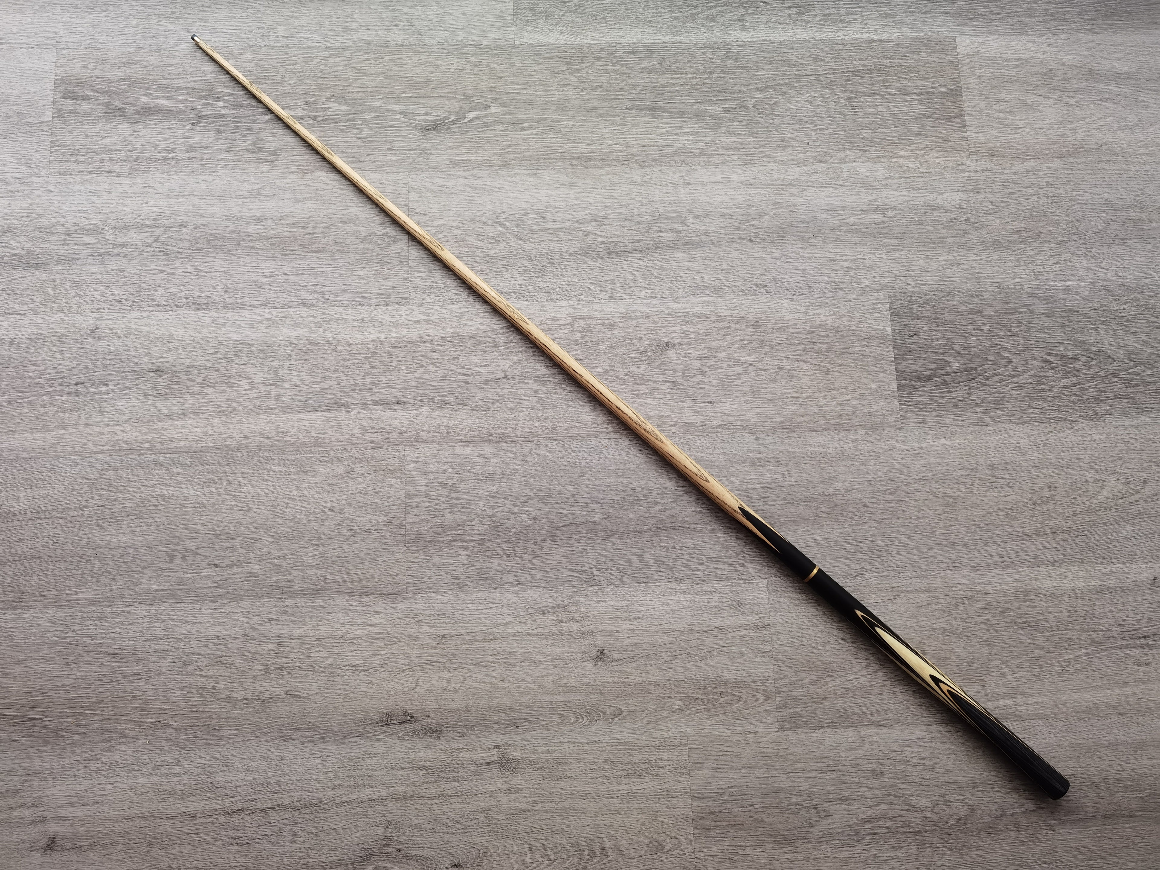 Spartan Cue Sports 8.5mm , 16.75oz , 57"   SCS #27