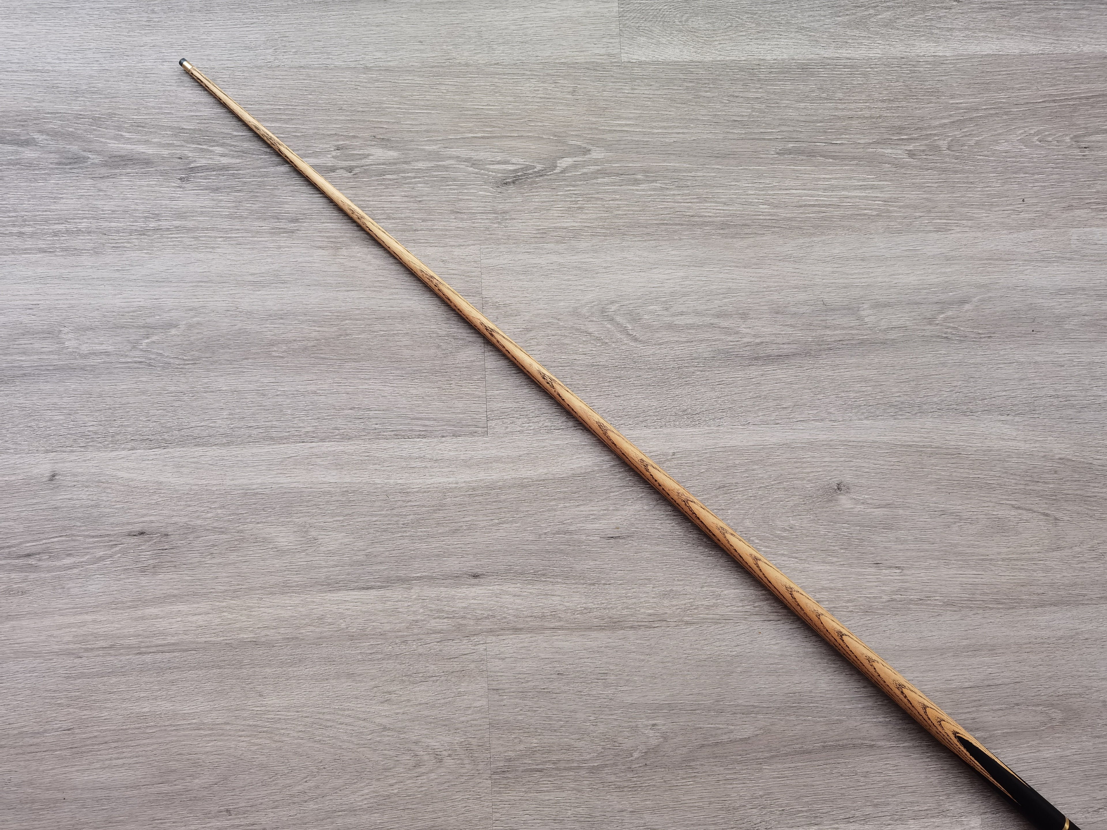 Spartan Cue Sports 8.3mm , 17.75oz , 57"   SCS #32