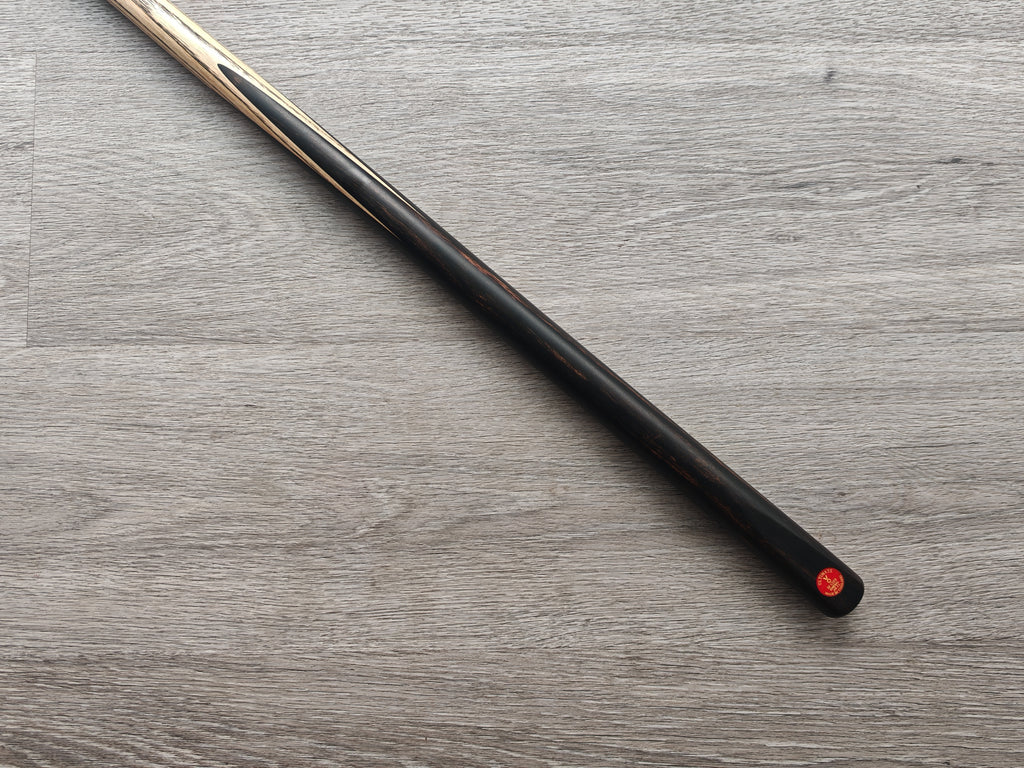SP Cues Ultimate Ebony , 18 oz, 9.3mm Tip Badge Number 53