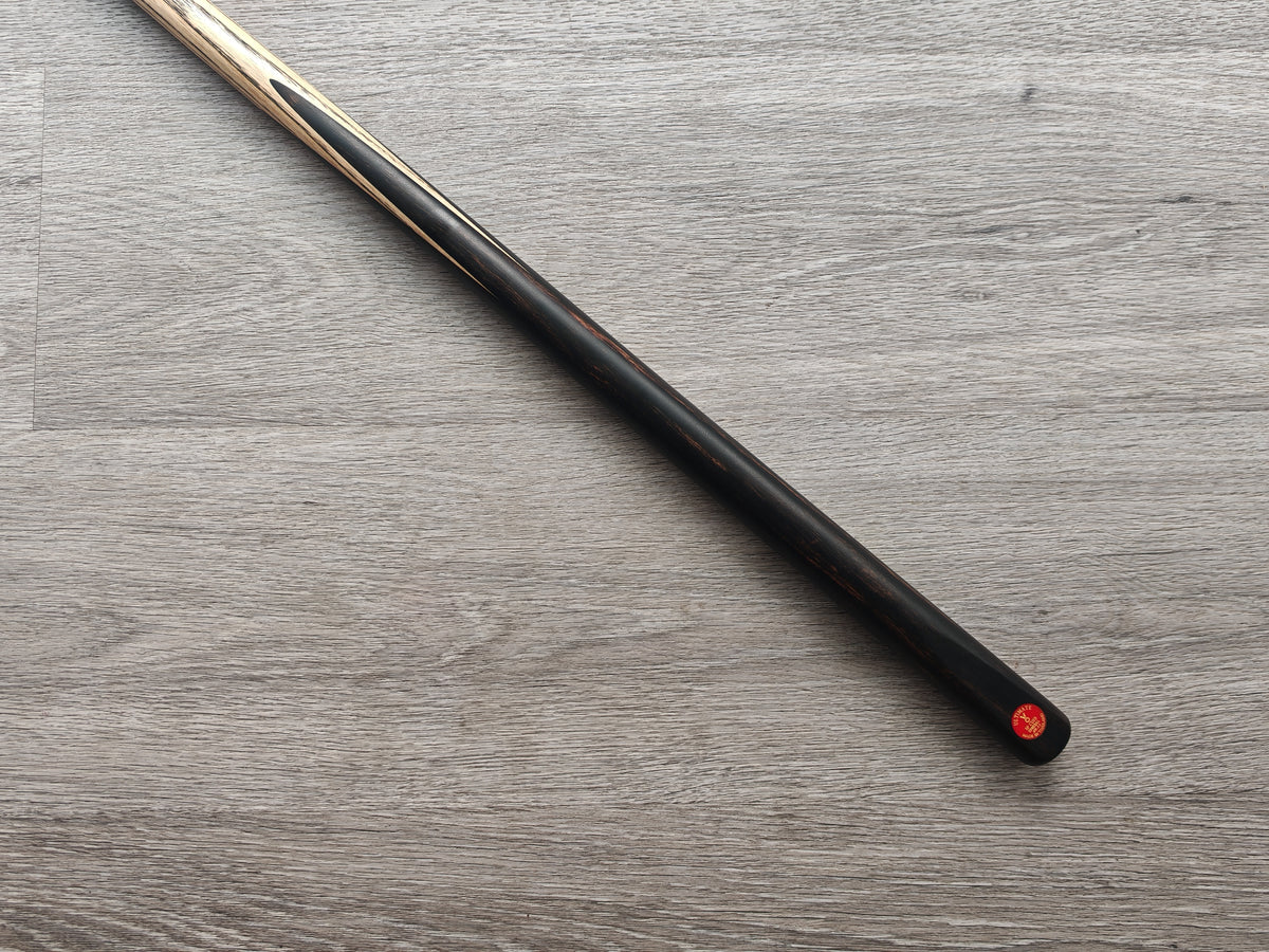SP Cues Ultimate Ebony , 18 oz, 9.3mm Tip Badge Number 53
