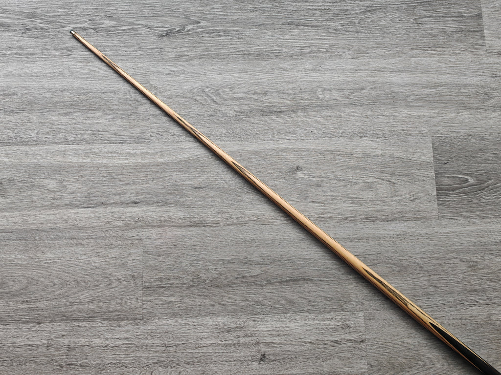 SP Cues Ultimate Ebony , 18 oz, 9.3mm Tip Badge Number 53