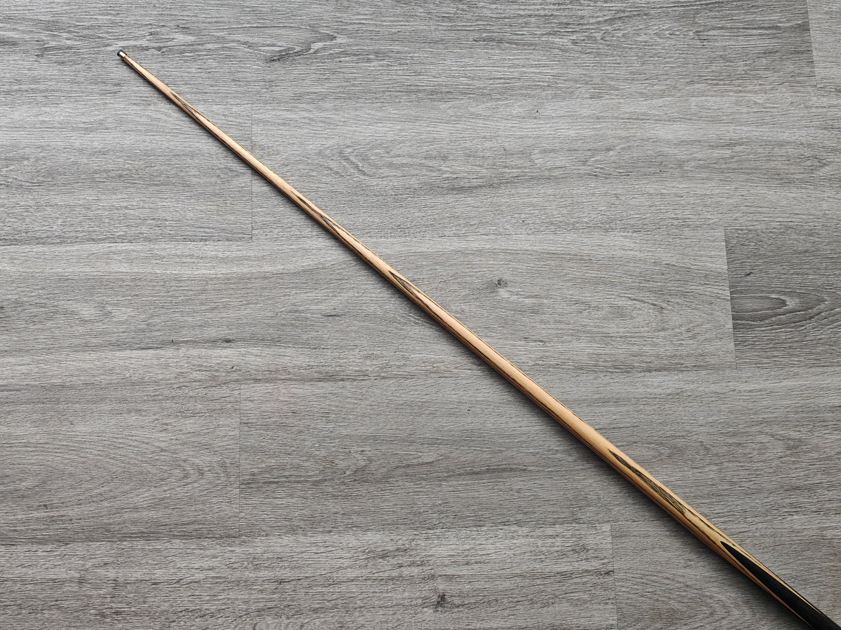 SP Cues Ultimate Ebony , 18 oz, 9.3mm Tip Badge Number 53