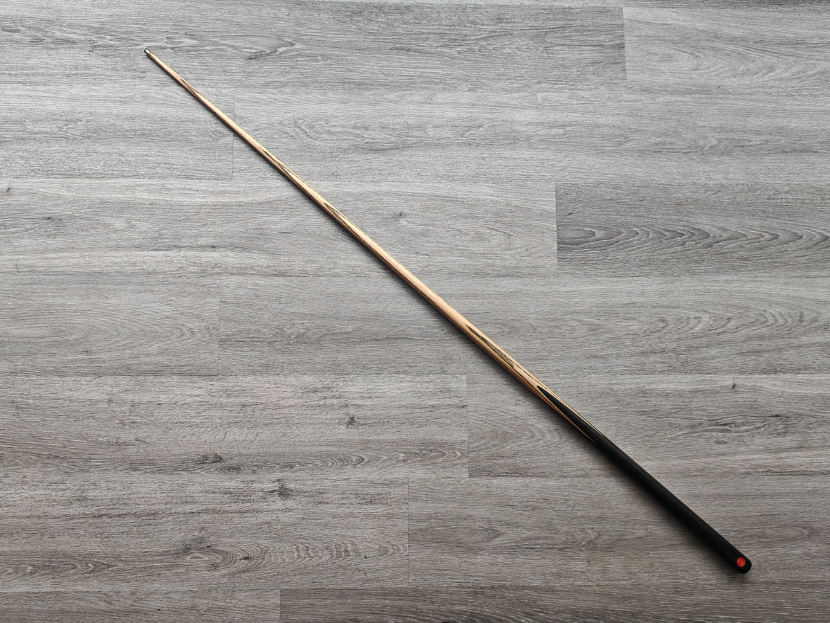 SP Cues Ultimate Ebony , 18 oz, 9.3mm Tip Badge Number 53