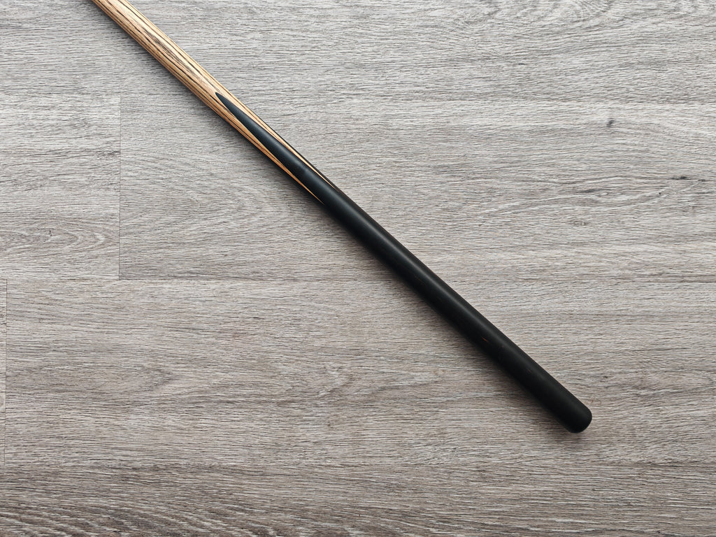 SP Cues Ultimate Ebony , 18 oz, 9.3mm Tip Badge Number 53