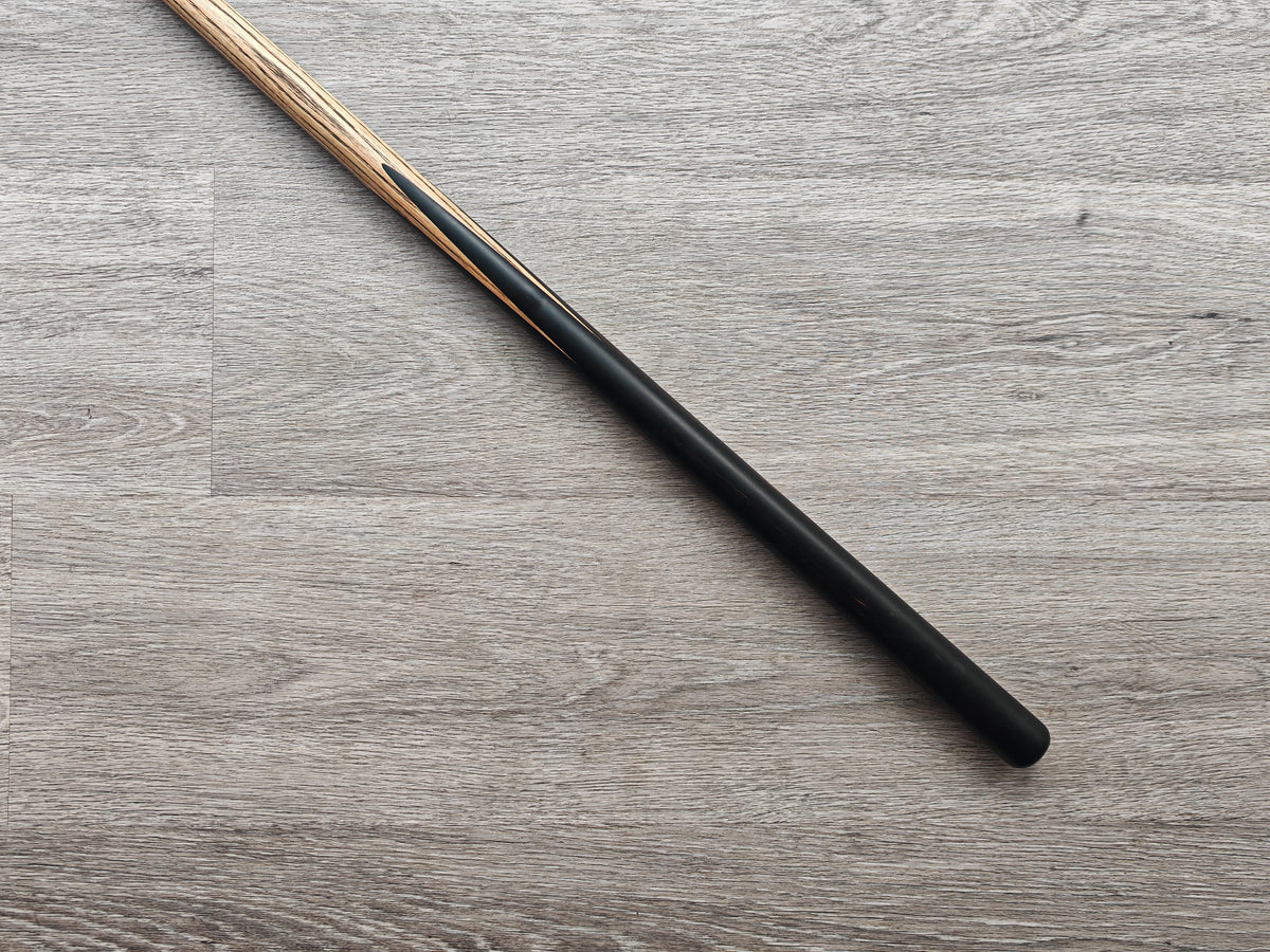 SP Cues Ultimate Ebony , 18 oz, 9.3mm Tip Badge Number 53