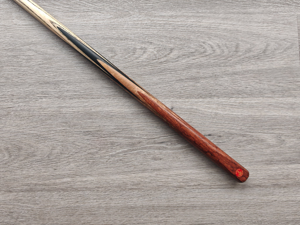 SP Cues Ultimate , 16.5 oz, 9.5mm Titanium Tip (Badge number 52)