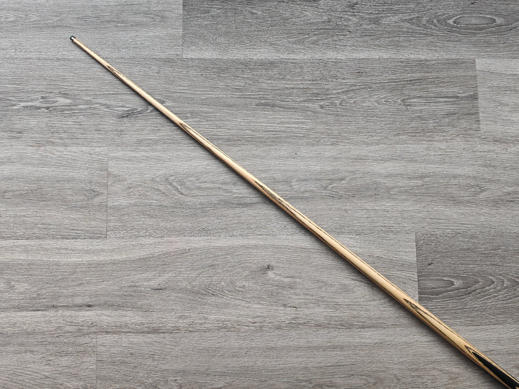 SP Cues Ultimate , 16.5 oz, 9.5mm Titanium Tip (Badge number 52)