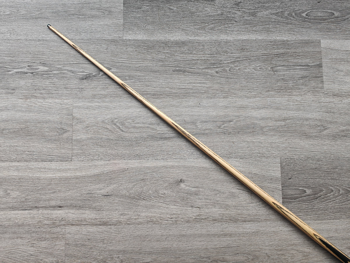 SP Cues Ultimate , 16.5 oz, 9.5mm Titanium Tip (Badge number 52)
