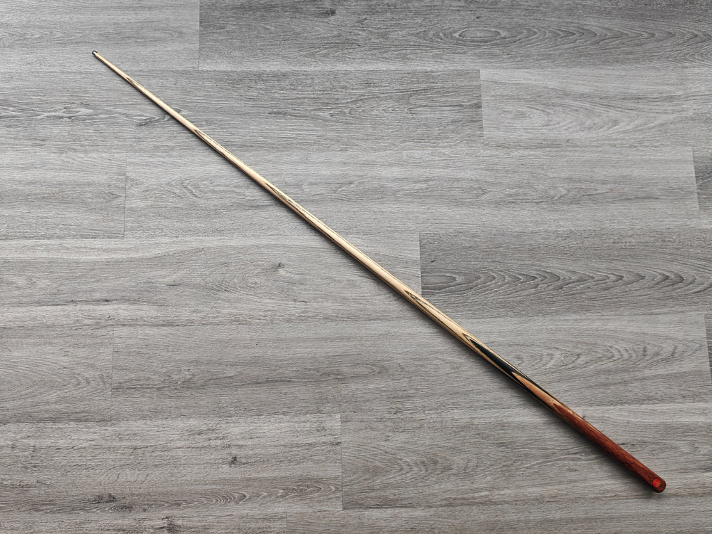 SP Cues Ultimate , 16.5 oz, 9.5mm Titanium Tip (Badge number 52)
