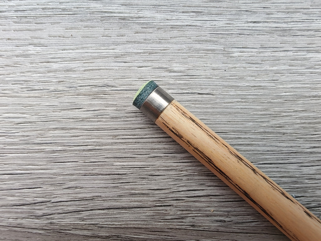SP Cues Ultimate , 16.5 oz, 9.5mm Titanium Tip (Badge number 52)