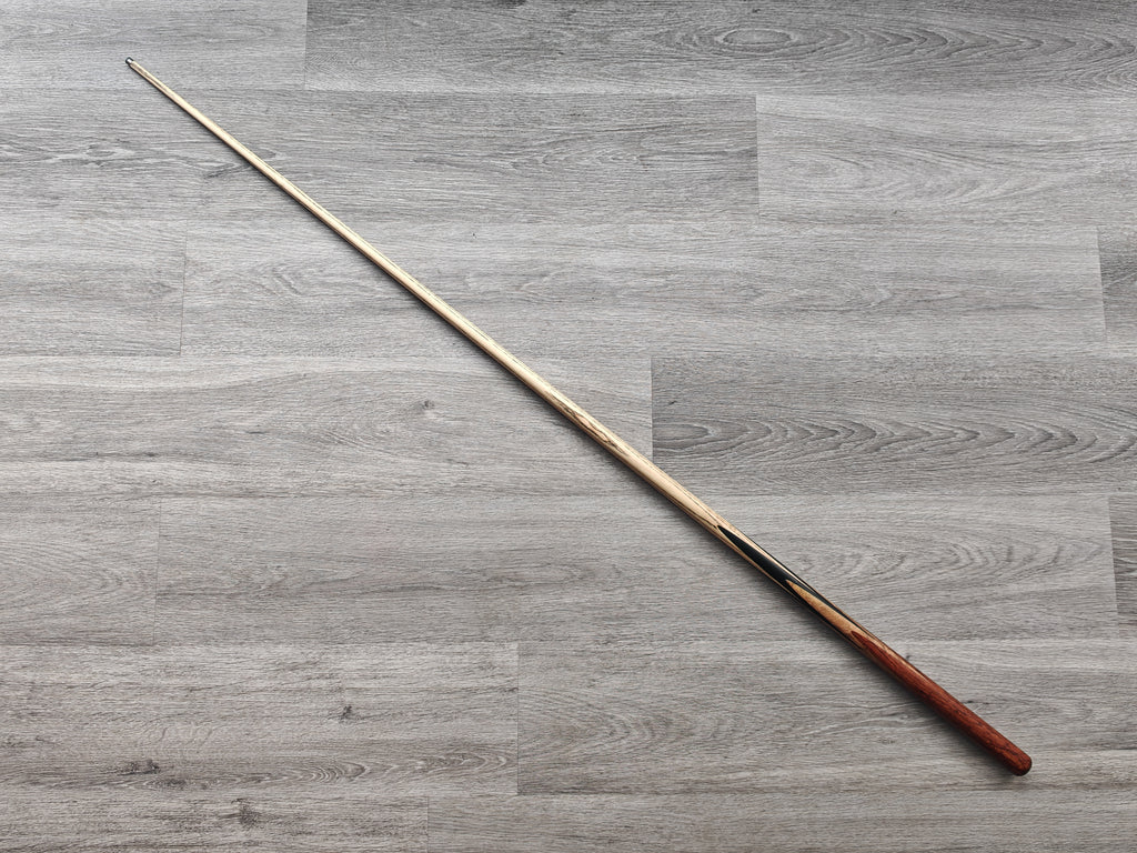 SP Cues Ultimate , 16.5 oz, 9.5mm Titanium Tip (Badge number 52)