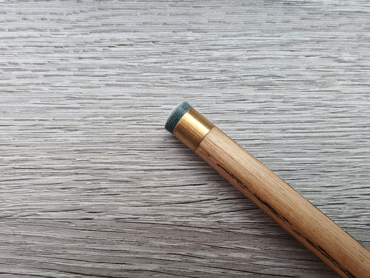 Somchai Ultimate 3/4 Cue - 9.2mm Tip , 18.75oz , 58"  9 splice  (Badge Number 189)