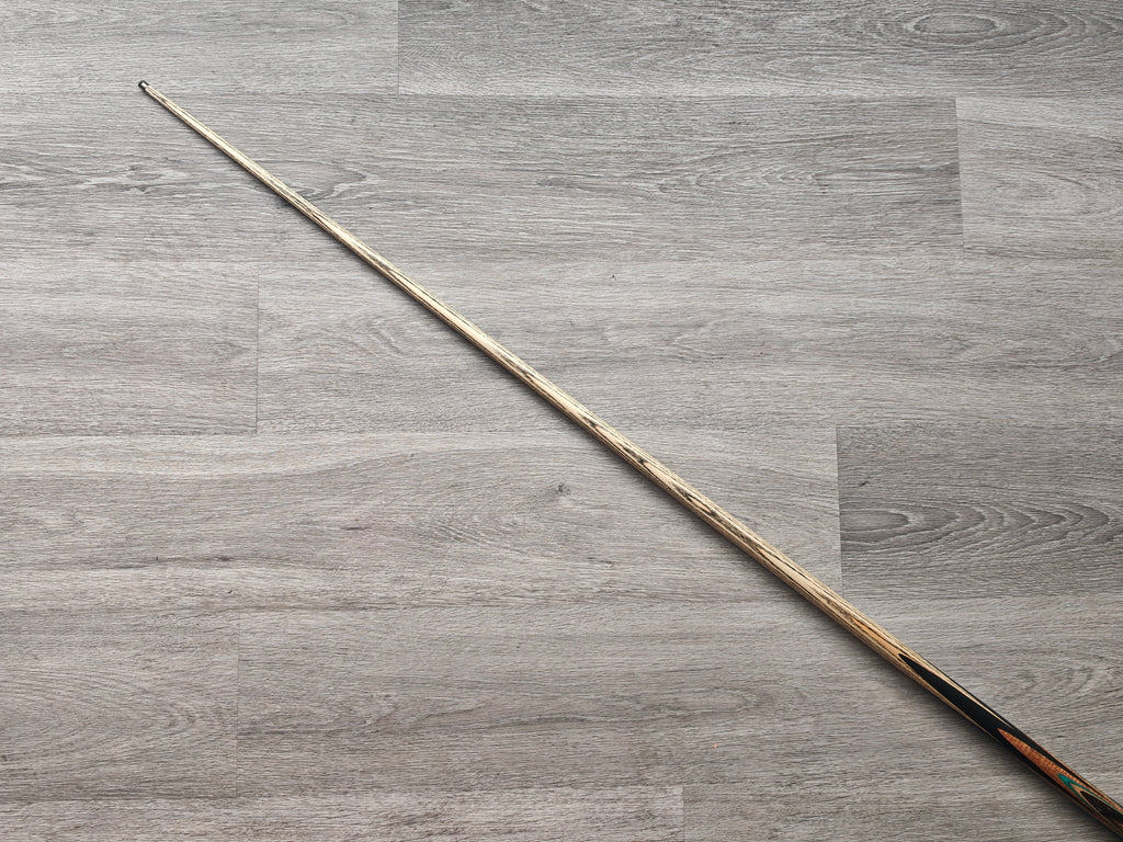 Somchai Ultimate 1 Piece Cue - 8.5mm titanium Tip , 17.5oz , 58"  12 splice  (Badge Number 207)