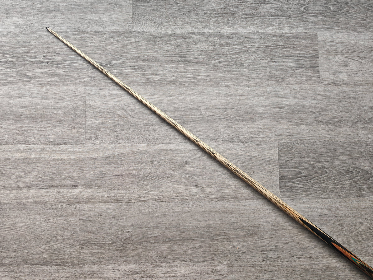 Somchai Ultimate 1 Piece Cue - 8.5mm titanium Tip , 17.5oz , 58"  12 splice  (Badge Number 207)