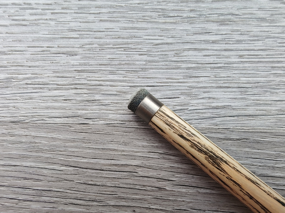 Somchai Ultimate 1 Piece Cue - 8.5mm titanium Tip , 17.5oz , 58"  12 splice  (Badge Number 207)