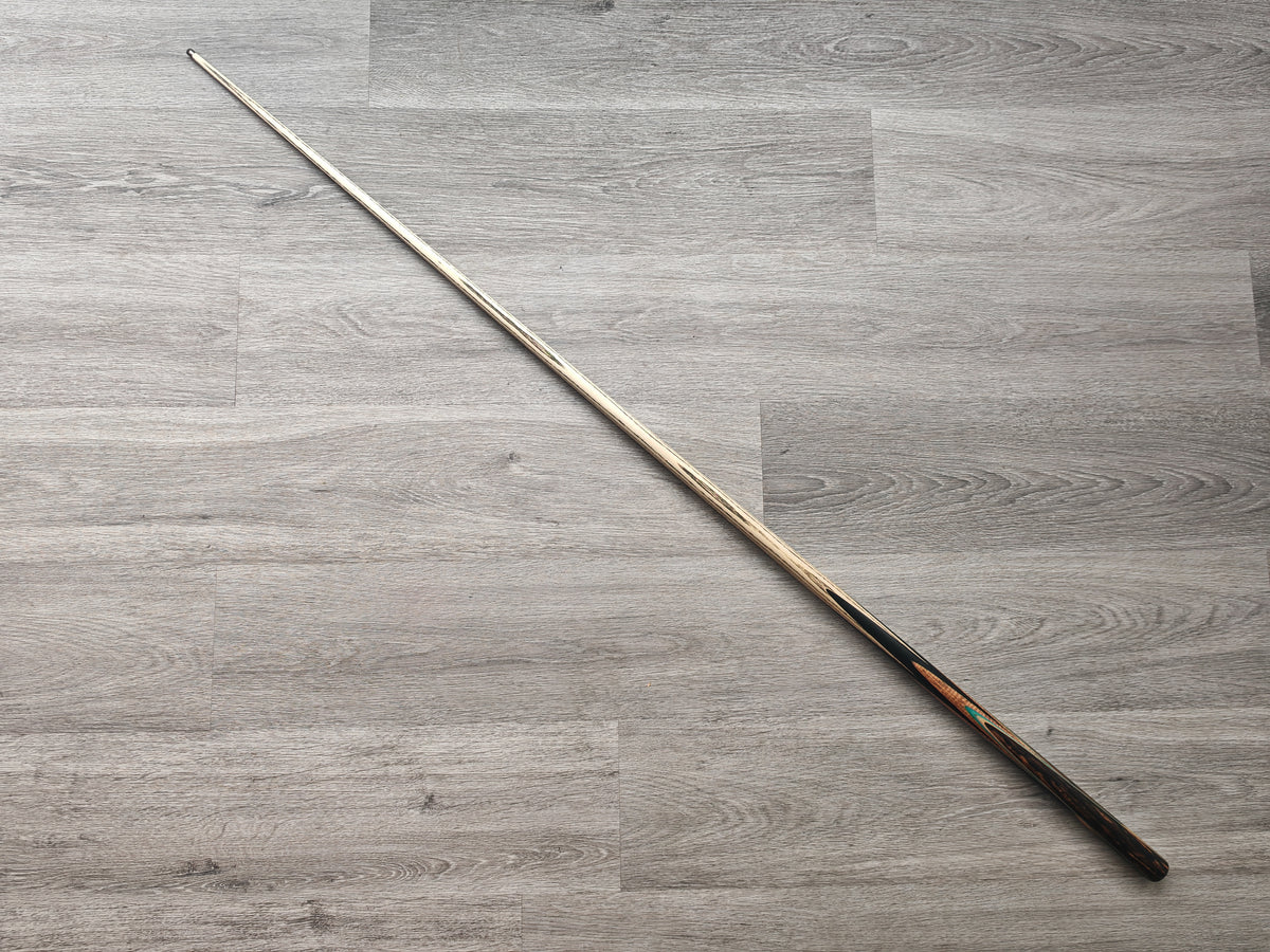 Somchai Ultimate 1 Piece Cue - 8.5mm titanium Tip , 17.5oz , 58"  12 splice  (Badge Number 207)
