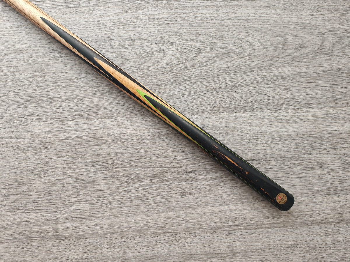 Somchai Ultimate 1 Piece Cue - 9.1mm titanium Tip , 17.75oz , 59.1"  12 splice  (Badge Number 204)