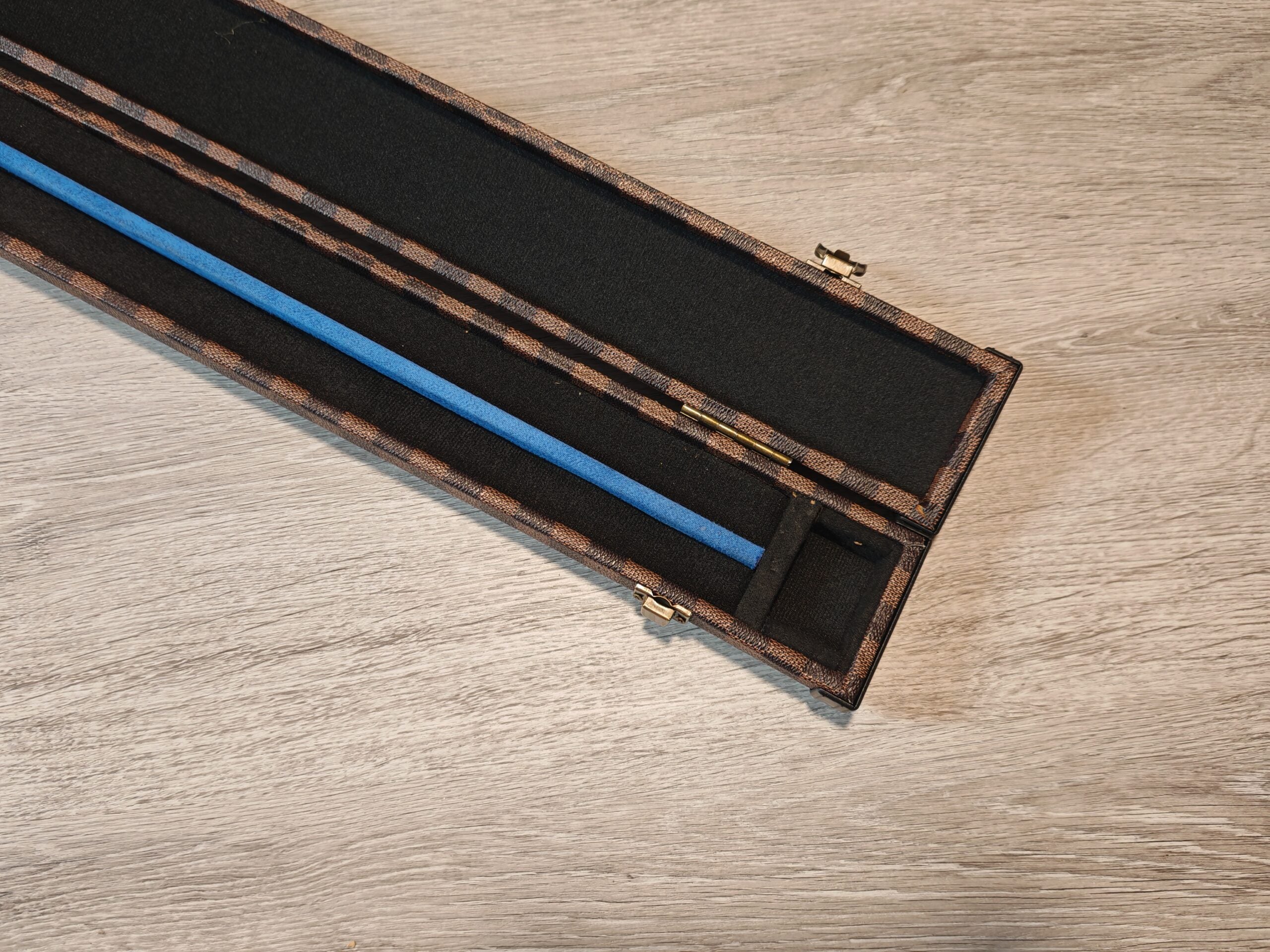 3/4 Case image 10