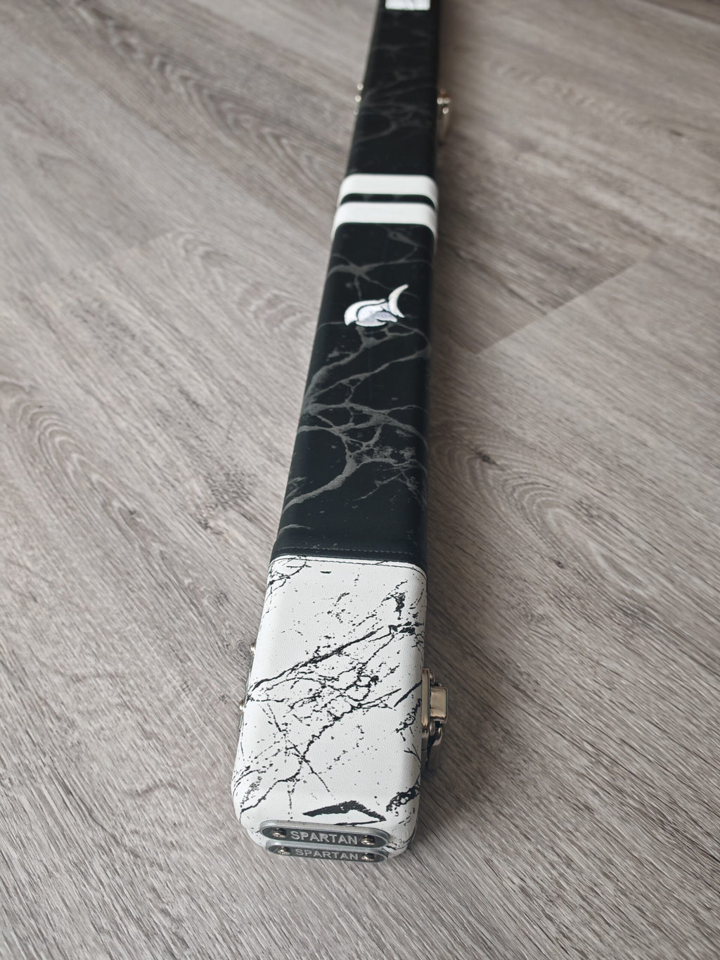Spartan Case Black & White image 5